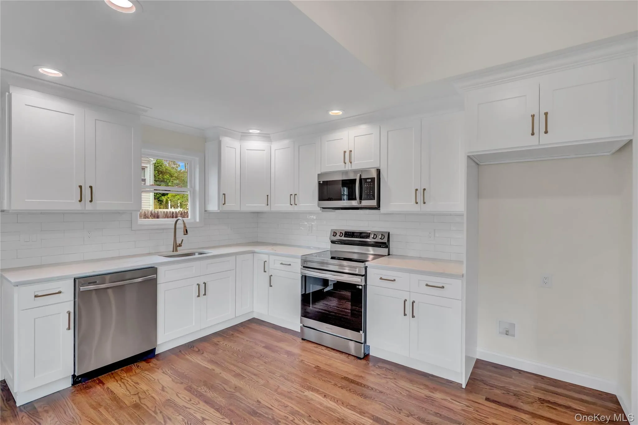15 Glenwood Lane, Huntington, NY, 3 Bedrooms Bedrooms, 6 Rooms Rooms,2 BathroomsBathrooms,Residential,For Rent,Glenwood,0,999958 15 Glenwood Lane, Huntington, NY, 3 Bedrooms Bedrooms, 6 Rooms Rooms,2 BathroomsBathrooms,Residential,For Rent,Glenwood,0,999958