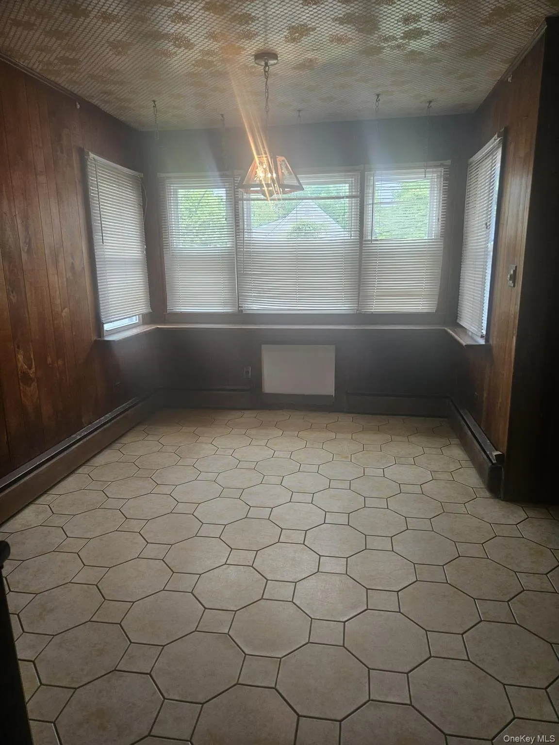 2225 Leighton Road, Hempstead, NY, 3 Bedrooms Bedrooms, 7 Rooms Rooms,1 BathroomBathrooms,Residential Lease,For Rent,Leighton,0,999960 2225 Leighton Road, Hempstead, NY, 3 Bedrooms Bedrooms, 7 Rooms Rooms,1 BathroomBathrooms,Residential Lease,For Rent,Leighton,0,999960
