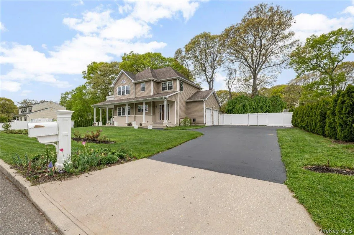 Majestic Colonial , wide driveway, side 2 car garage attached Majestic Colonial , wide driveway, side 2 car garage attached