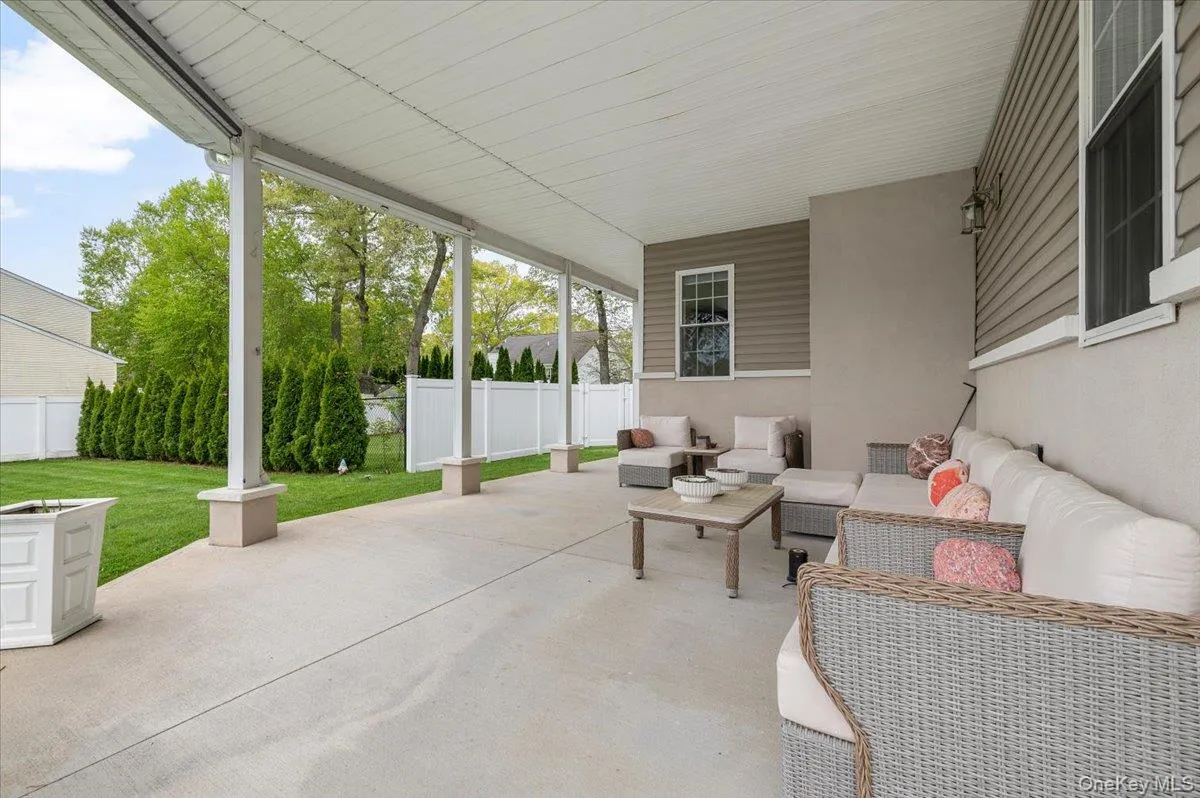 Another view of Covered patio.Virtual staging Another view of Covered patio.Virtual staging