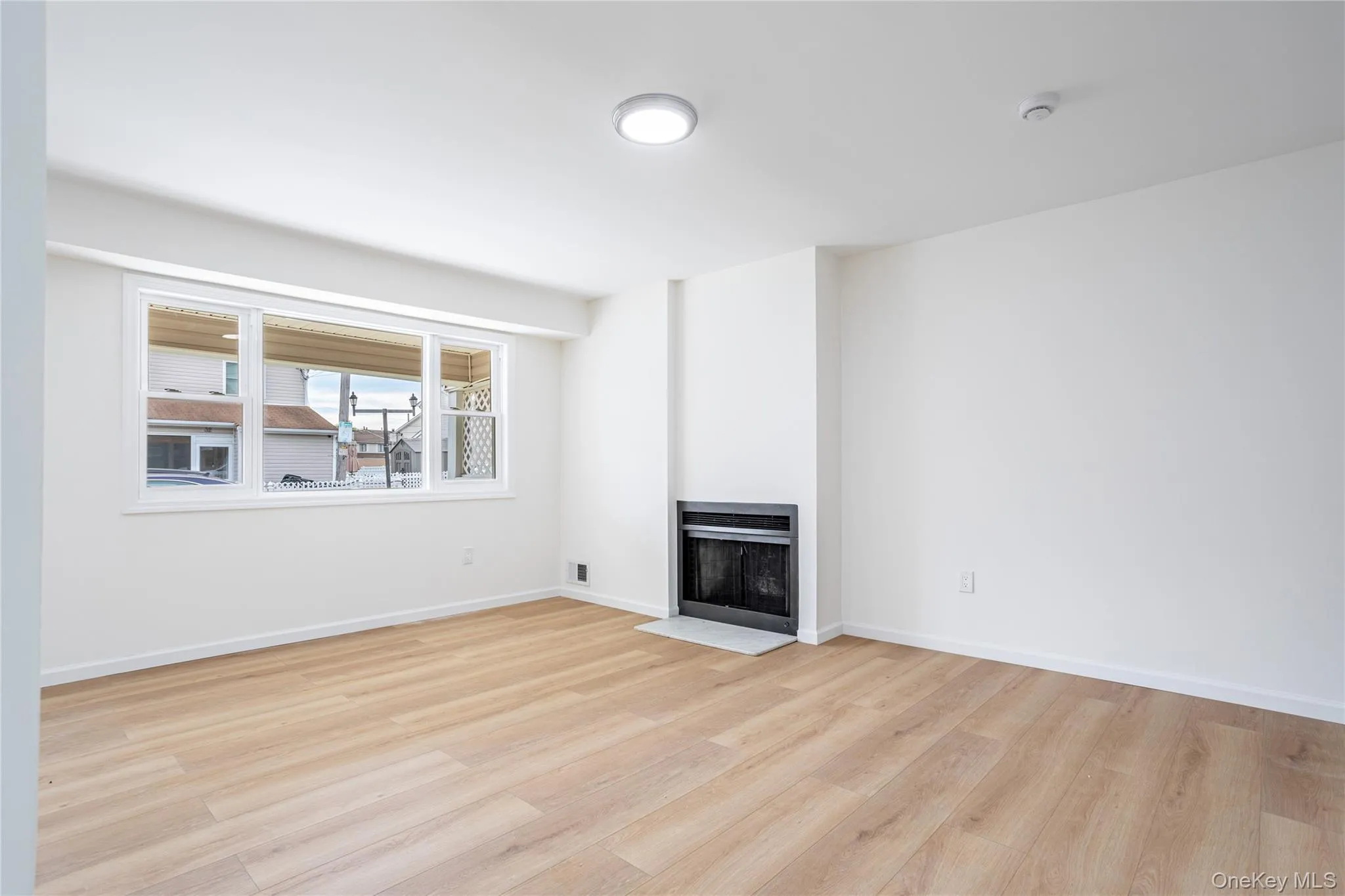 33 Marc Street, New York, NY, 2 Bedrooms Bedrooms, 5 Rooms Rooms,1 BathroomBathrooms,Residential,For Rent,Marc,0,999969 33 Marc Street, New York, NY, 2 Bedrooms Bedrooms, 5 Rooms Rooms,1 BathroomBathrooms,Residential,For Rent,Marc,0,999969