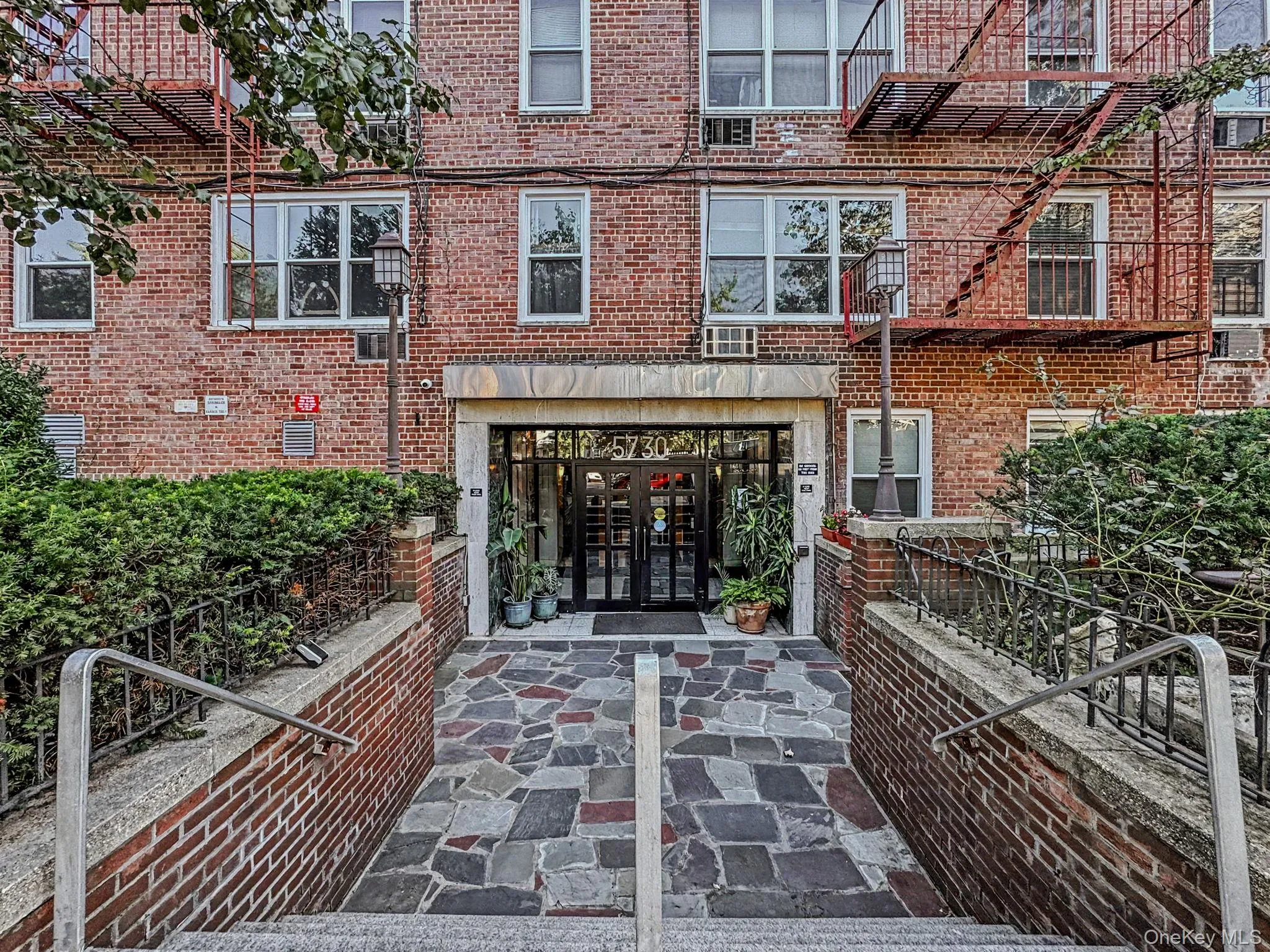 5730 Mosholu Avenue, New York, NY, 1 Bedroom Bedrooms, 4 Rooms Rooms,1 BathroomBathrooms,Residential Lease,For Rent,Mosholu,0,999971 5730 Mosholu Avenue, New York, NY, 1 Bedroom Bedrooms, 4 Rooms Rooms,1 BathroomBathrooms,Residential Lease,For Rent,Mosholu,0,999971