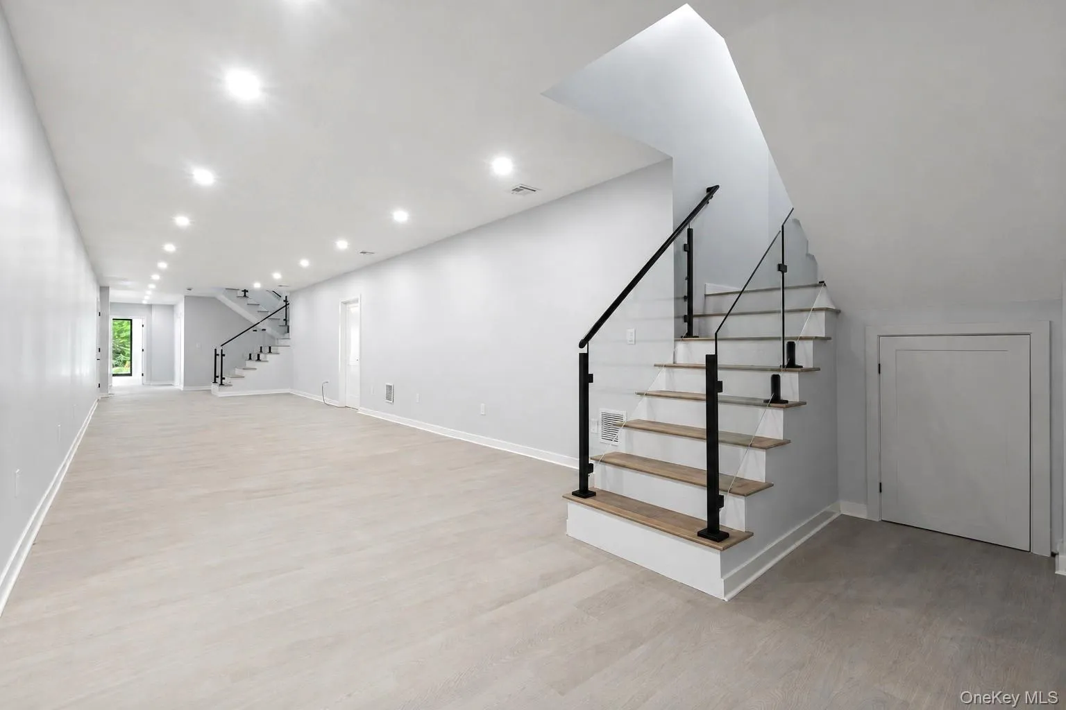 Basement/Ground Floor Basement/Ground Floor