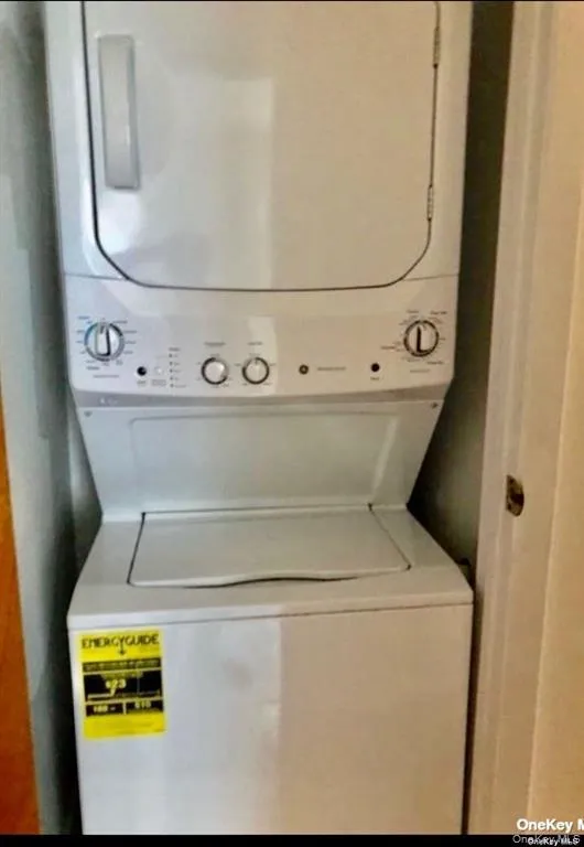 3559 Bayview St, Hempstead, NY, 3 Bedrooms Bedrooms, 6 Rooms Rooms,2 BathroomsBathrooms,Residential Lease,For Rent,Bayview St,0,999975 3559 Bayview St, Hempstead, NY, 3 Bedrooms Bedrooms, 6 Rooms Rooms,2 BathroomsBathrooms,Residential Lease,For Rent,Bayview St,0,999975
