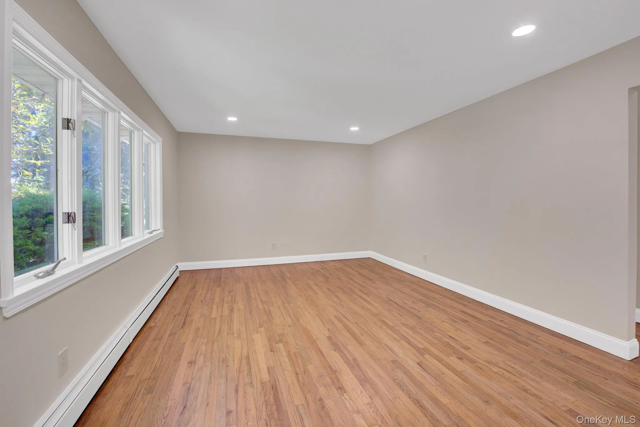 11 Parkwood Road, North Hempstead, NY, 4 Bedrooms Bedrooms, 6 Rooms Rooms,2 BathroomsBathrooms,Residential,For Rent,Parkwood,0,999978 11 Parkwood Road, North Hempstead, NY, 4 Bedrooms Bedrooms, 6 Rooms Rooms,2 BathroomsBathrooms,Residential,For Rent,Parkwood,0,999978