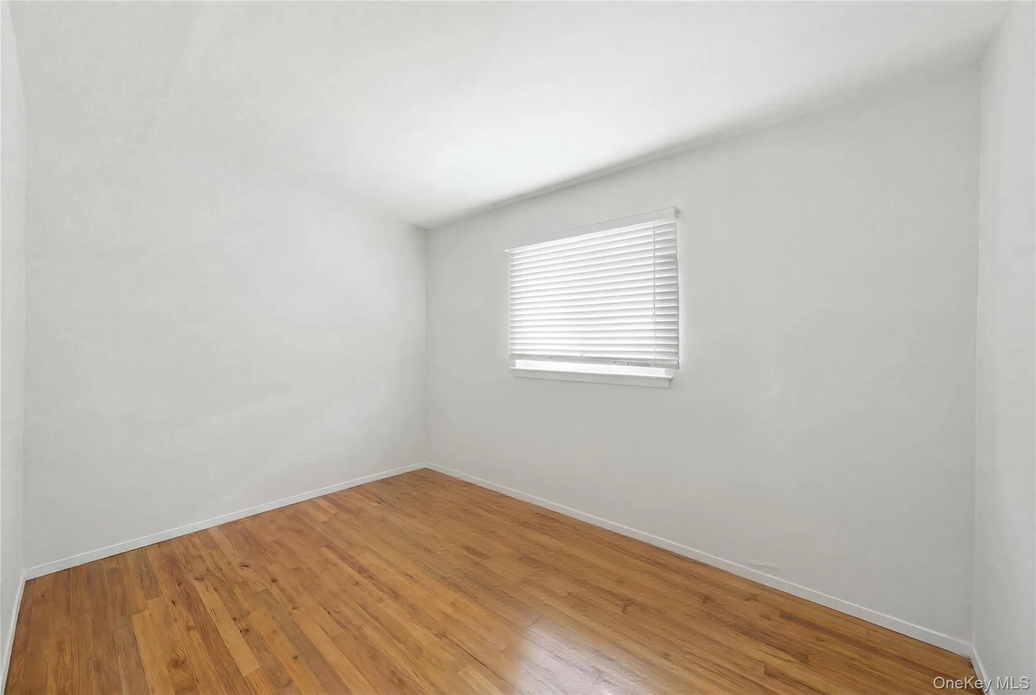 160-19 88th Street, New York, NY, 3 Bedrooms Bedrooms, 8 Rooms Rooms,2 BathroomsBathrooms,Residential Sale,For Rent,88th,0,999979 160-19 88th Street, New York, NY, 3 Bedrooms Bedrooms, 8 Rooms Rooms,2 BathroomsBathrooms,Residential Sale,For Rent,88th,0,999979