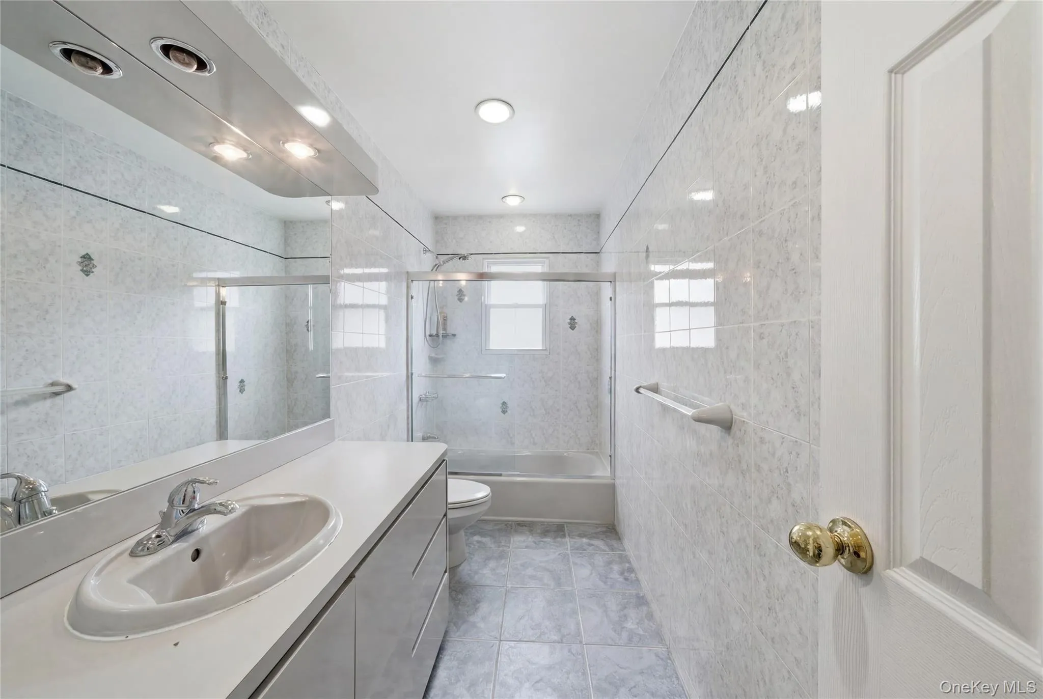 160-19 88th Street, New York, NY, 3 Bedrooms Bedrooms, 8 Rooms Rooms,2 BathroomsBathrooms,Residential Sale,For Rent,88th,0,999979 160-19 88th Street, New York, NY, 3 Bedrooms Bedrooms, 8 Rooms Rooms,2 BathroomsBathrooms,Residential Sale,For Rent,88th,0,999979