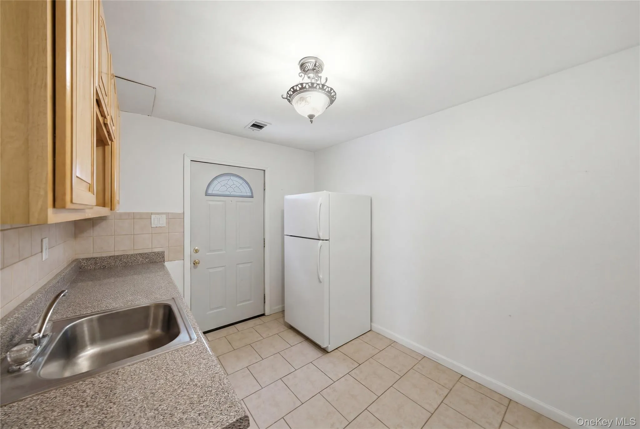 160-19 88th Street, New York, NY, 3 Bedrooms Bedrooms, 8 Rooms Rooms,2 BathroomsBathrooms,Residential Sale,For Rent,88th,0,999979 160-19 88th Street, New York, NY, 3 Bedrooms Bedrooms, 8 Rooms Rooms,2 BathroomsBathrooms,Residential Sale,For Rent,88th,0,999979