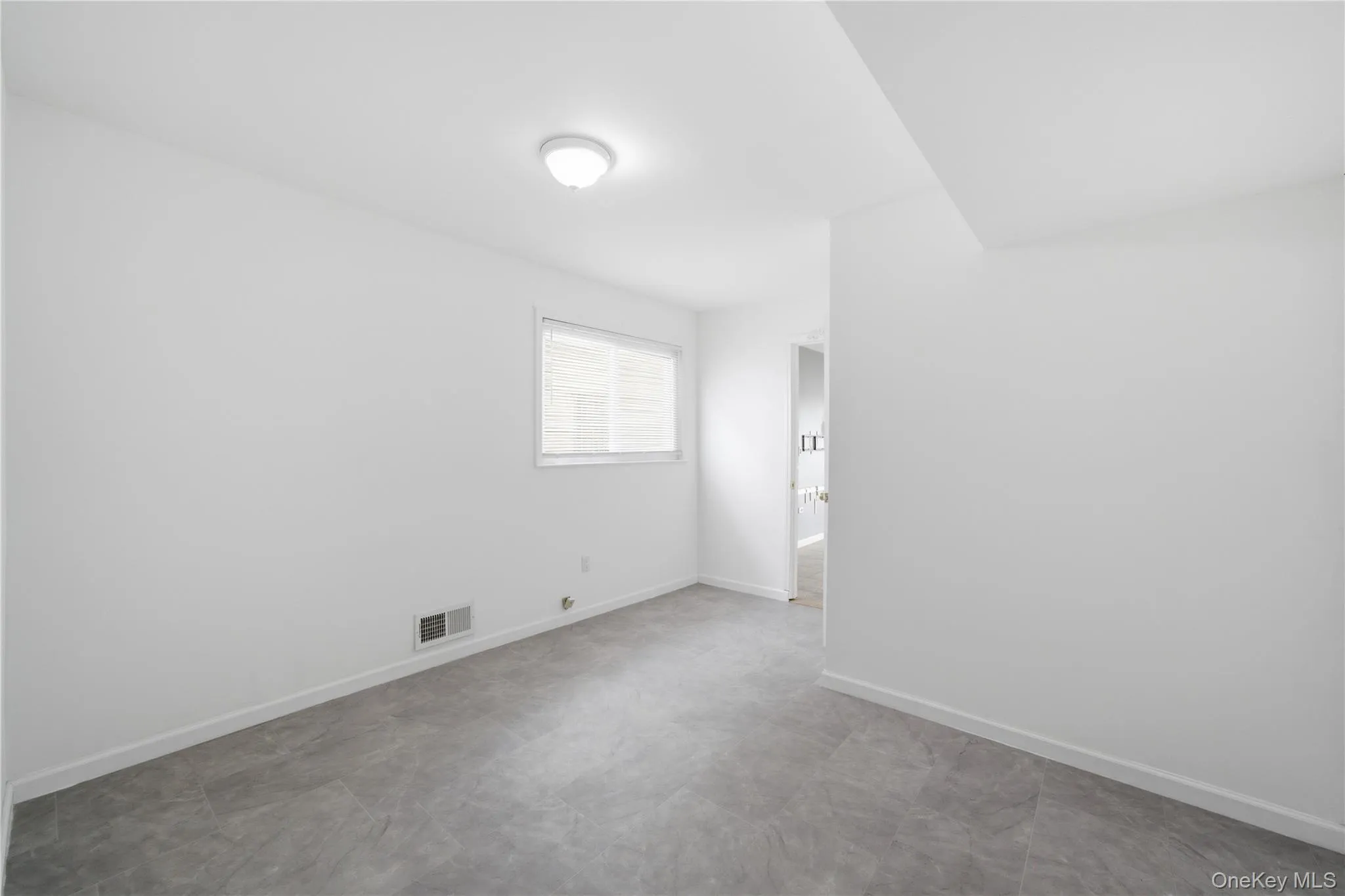 160-19 88th Street, New York, NY, 3 Bedrooms Bedrooms, 8 Rooms Rooms,2 BathroomsBathrooms,Residential Sale,For Rent,88th,0,999979 160-19 88th Street, New York, NY, 3 Bedrooms Bedrooms, 8 Rooms Rooms,2 BathroomsBathrooms,Residential Sale,For Rent,88th,0,999979