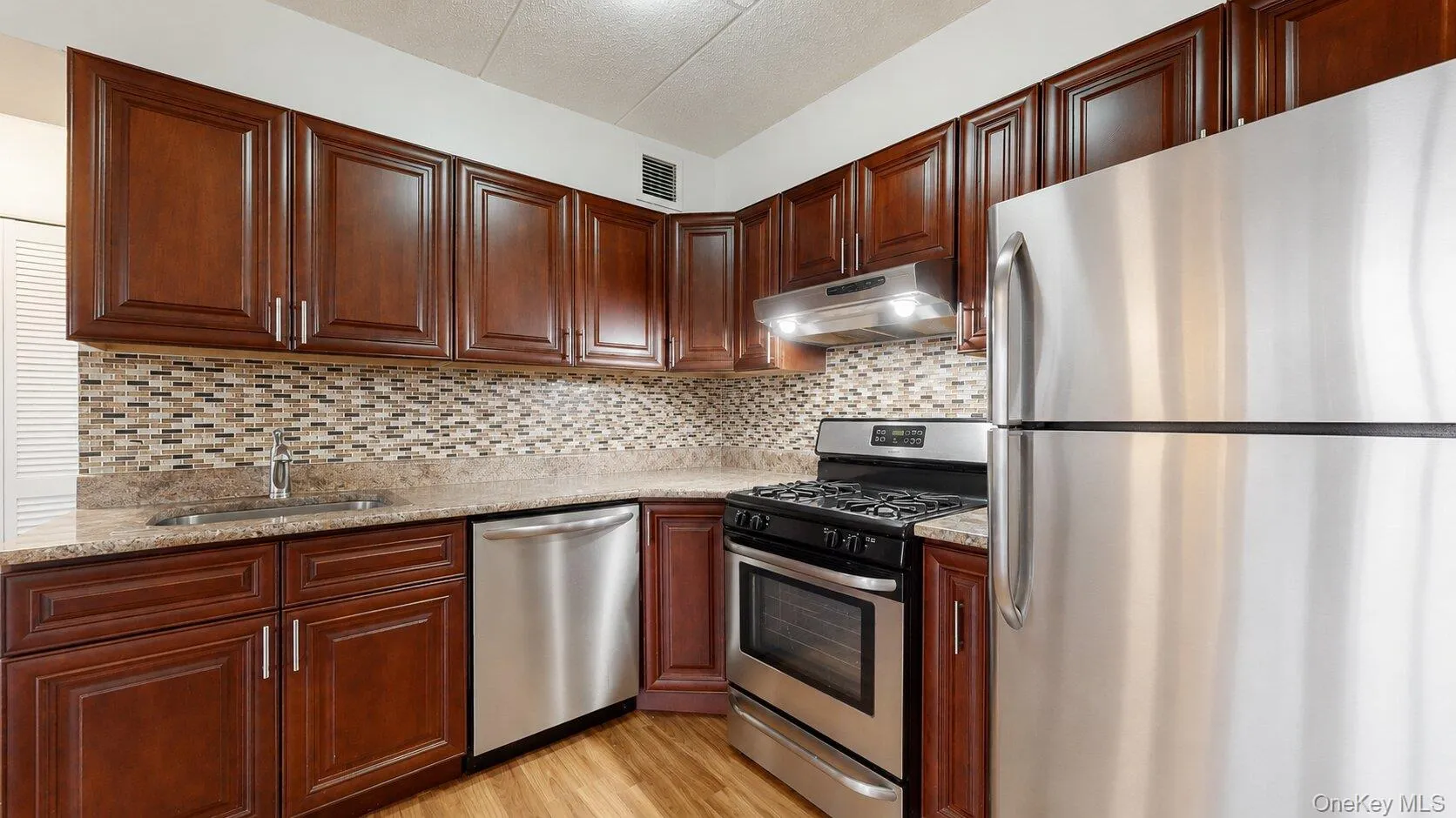 76-01 113th Street, New York, NY, 2 Bedrooms Bedrooms, 5 Rooms Rooms,2 BathroomsBathrooms,Residential,For Rent,113th,0,999980 76-01 113th Street, New York, NY, 2 Bedrooms Bedrooms, 5 Rooms Rooms,2 BathroomsBathrooms,Residential,For Rent,113th,0,999980
