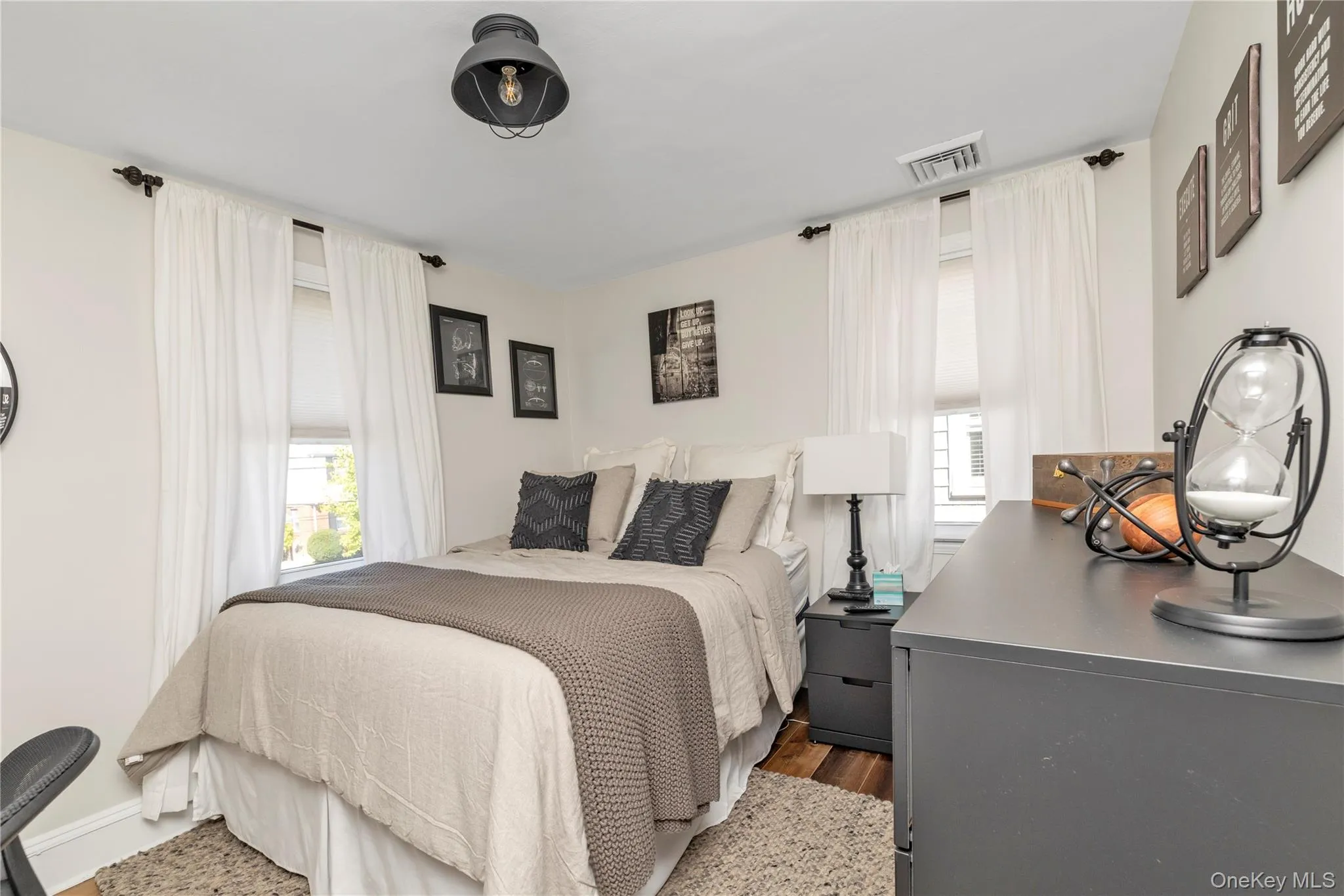 324 Beebe Road, North Hempstead, NY, 3 Bedrooms Bedrooms, 7 Rooms Rooms,2 BathroomsBathrooms,Residential Lease,For Rent,Beebe,0,999989 324 Beebe Road, North Hempstead, NY, 3 Bedrooms Bedrooms, 7 Rooms Rooms,2 BathroomsBathrooms,Residential Lease,For Rent,Beebe,0,999989