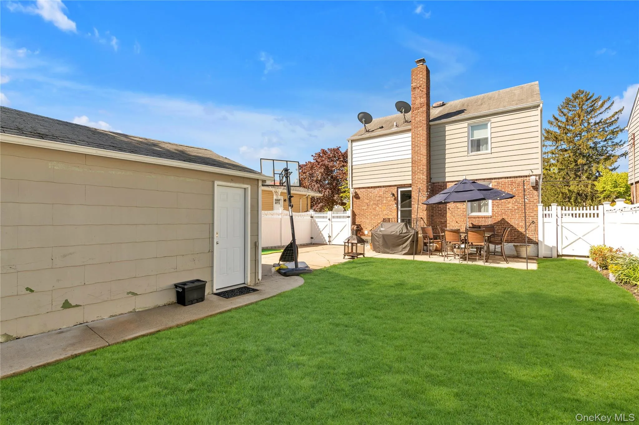 324 Beebe Road, North Hempstead, NY, 3 Bedrooms Bedrooms, 7 Rooms Rooms,2 BathroomsBathrooms,Residential Lease,For Rent,Beebe,0,999989 324 Beebe Road, North Hempstead, NY, 3 Bedrooms Bedrooms, 7 Rooms Rooms,2 BathroomsBathrooms,Residential Lease,For Rent,Beebe,0,999989