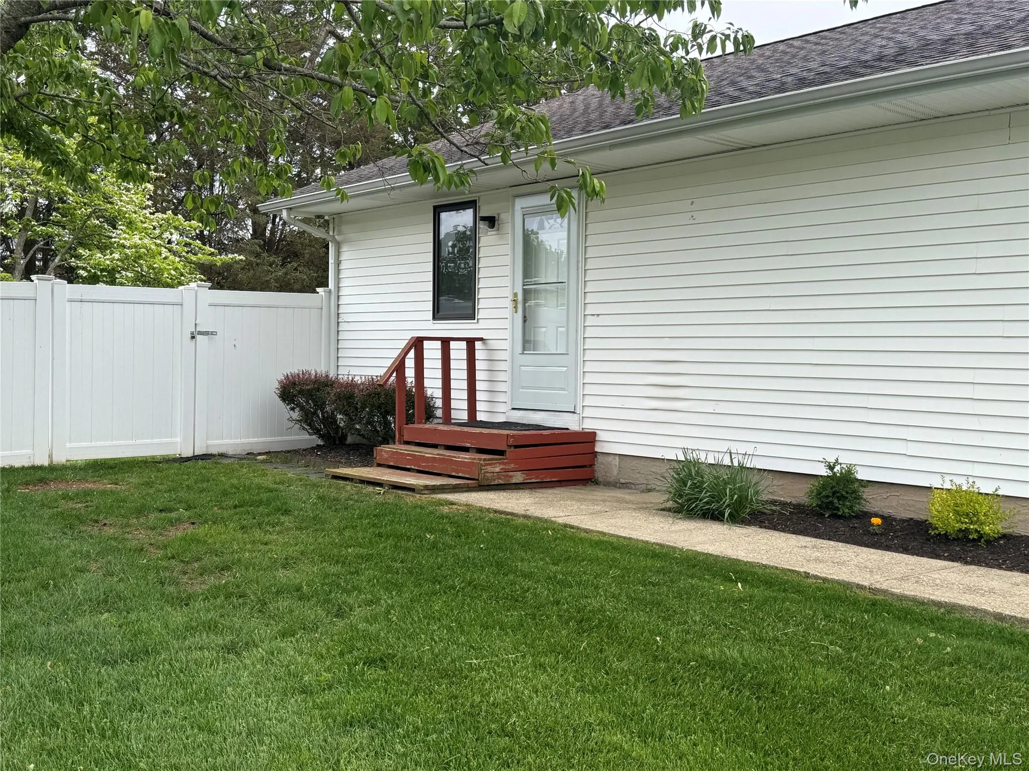 15 Donald Street, Brookhaven, NY, 1 Bedroom Bedrooms, 3 Rooms Rooms,1 BathroomBathrooms,Residential Lease,For Rent,Donald,0,999991 15 Donald Street, Brookhaven, NY, 1 Bedroom Bedrooms, 3 Rooms Rooms,1 BathroomBathrooms,Residential Lease,For Rent,Donald,0,999991