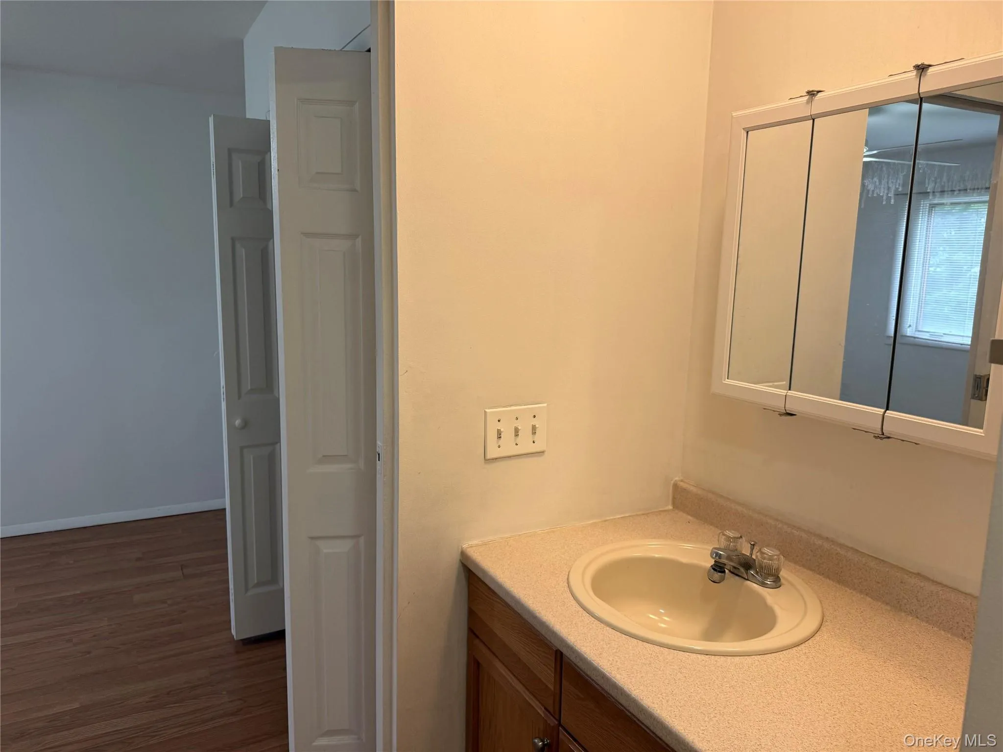 15 Donald Street, Brookhaven, NY, 1 Bedroom Bedrooms, 3 Rooms Rooms,1 BathroomBathrooms,Residential Lease,For Rent,Donald,0,999991 15 Donald Street, Brookhaven, NY, 1 Bedroom Bedrooms, 3 Rooms Rooms,1 BathroomBathrooms,Residential Lease,For Rent,Donald,0,999991