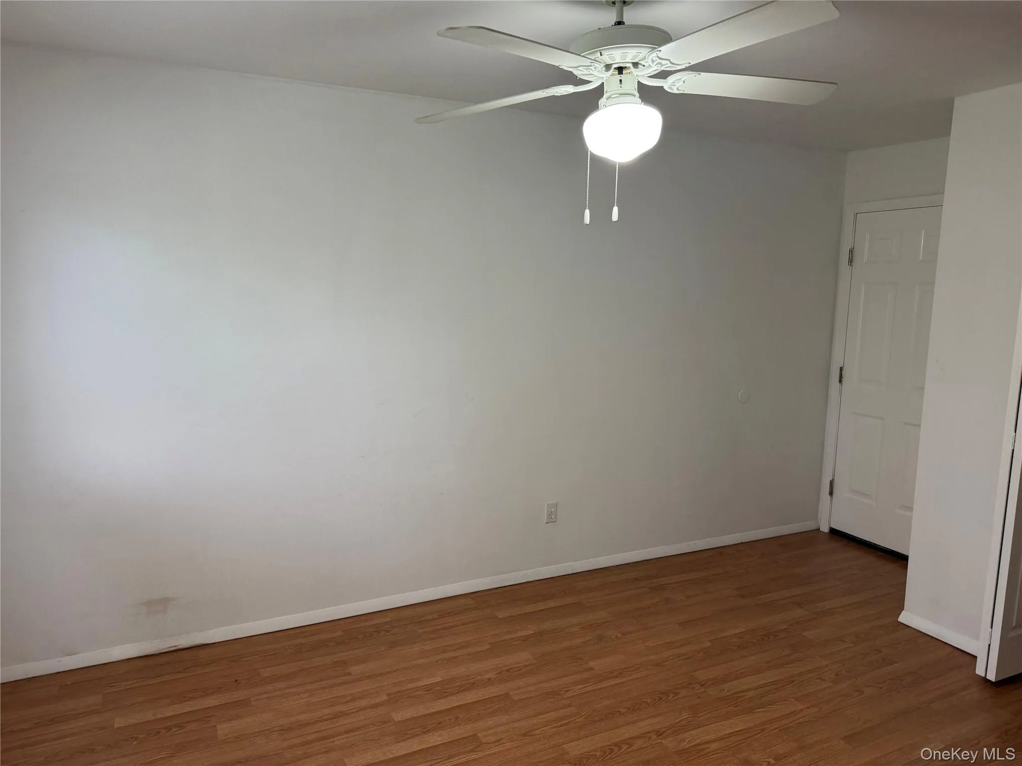 15 Donald Street, Brookhaven, NY, 1 Bedroom Bedrooms, 3 Rooms Rooms,1 BathroomBathrooms,Residential Lease,For Rent,Donald,0,999991 15 Donald Street, Brookhaven, NY, 1 Bedroom Bedrooms, 3 Rooms Rooms,1 BathroomBathrooms,Residential Lease,For Rent,Donald,0,999991