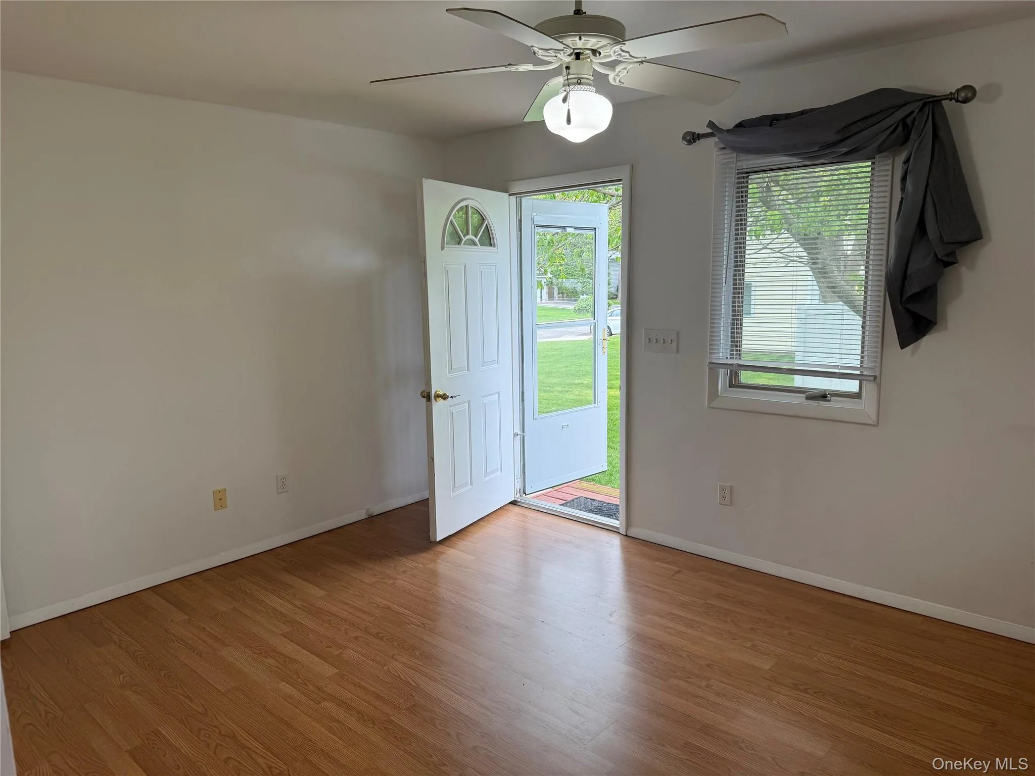 15 Donald Street, Brookhaven, NY, 1 Bedroom Bedrooms, 3 Rooms Rooms,1 BathroomBathrooms,Residential Lease,For Rent,Donald,0,999991 15 Donald Street, Brookhaven, NY, 1 Bedroom Bedrooms, 3 Rooms Rooms,1 BathroomBathrooms,Residential Lease,For Rent,Donald,0,999991
