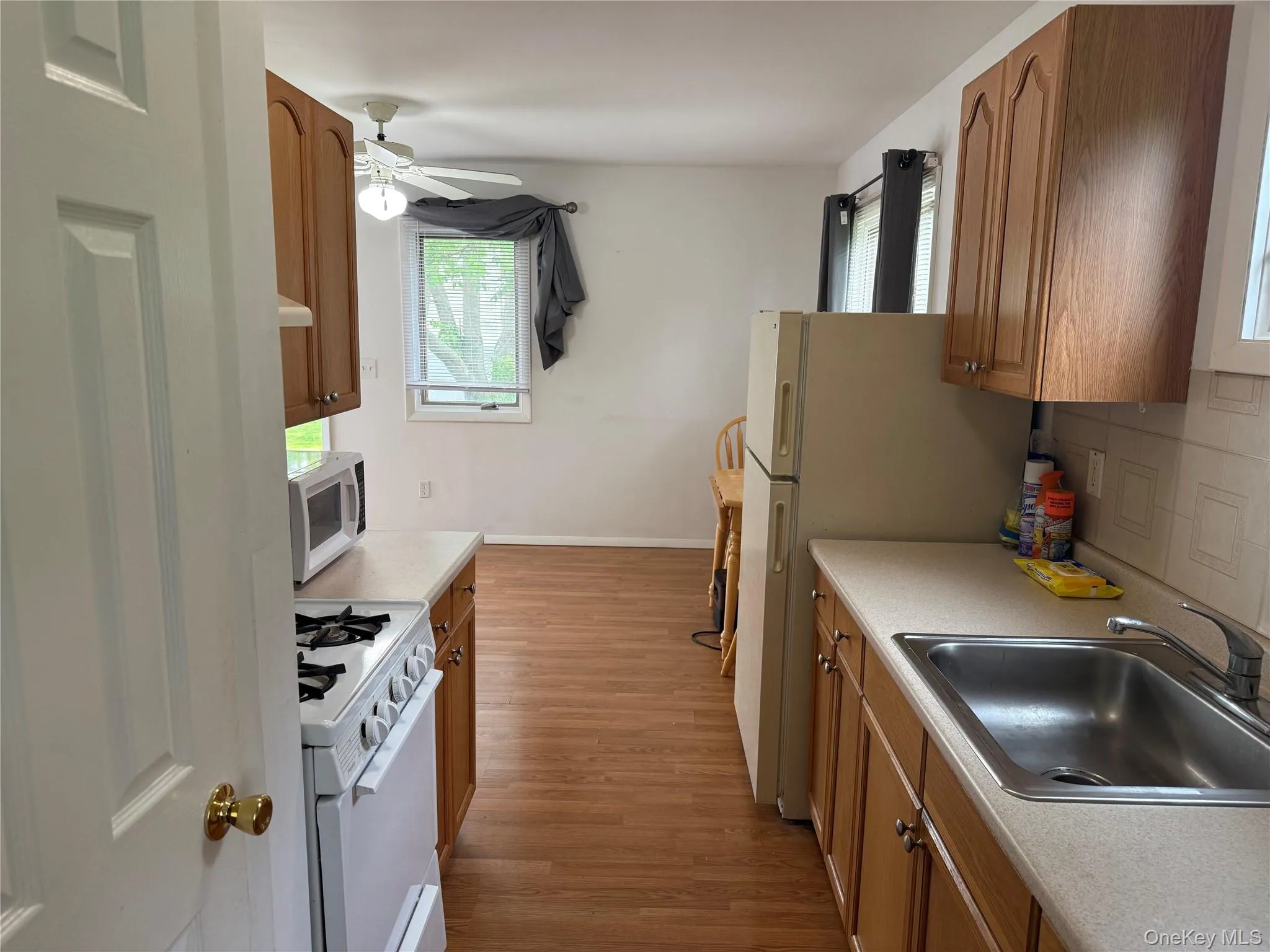 15 Donald Street, Brookhaven, NY, 1 Bedroom Bedrooms, 3 Rooms Rooms,1 BathroomBathrooms,Residential Lease,For Rent,Donald,0,999991 15 Donald Street, Brookhaven, NY, 1 Bedroom Bedrooms, 3 Rooms Rooms,1 BathroomBathrooms,Residential Lease,For Rent,Donald,0,999991