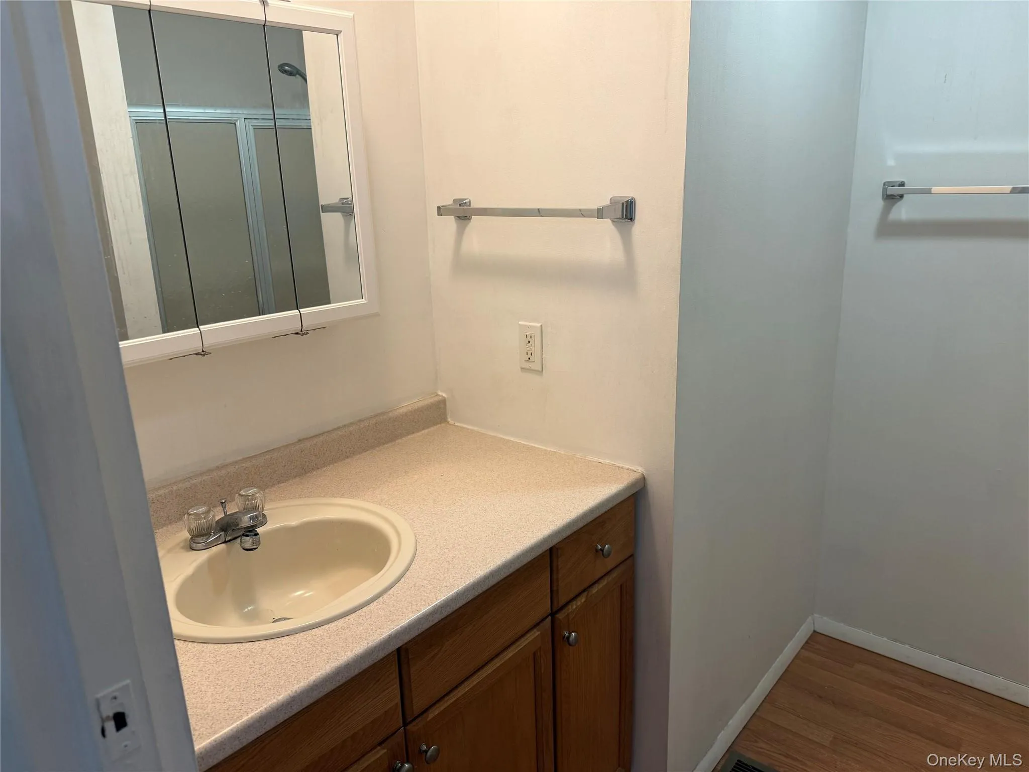 15 Donald Street, Brookhaven, NY, 1 Bedroom Bedrooms, 3 Rooms Rooms,1 BathroomBathrooms,Residential Lease,For Rent,Donald,0,999991 15 Donald Street, Brookhaven, NY, 1 Bedroom Bedrooms, 3 Rooms Rooms,1 BathroomBathrooms,Residential Lease,For Rent,Donald,0,999991