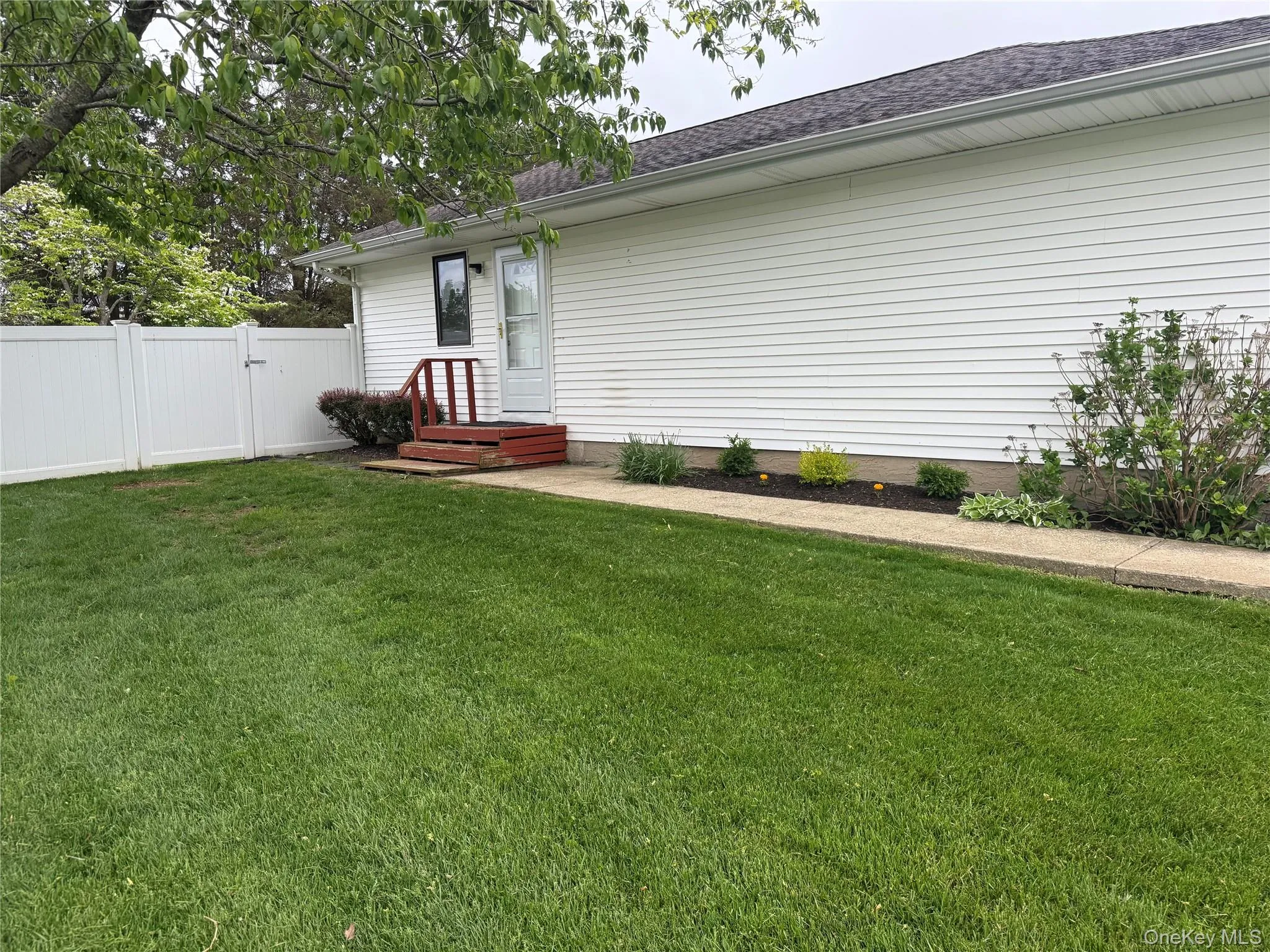 15 Donald Street, Brookhaven, NY, 1 Bedroom Bedrooms, 3 Rooms Rooms,1 BathroomBathrooms,Residential Lease,For Rent,Donald,0,999991 15 Donald Street, Brookhaven, NY, 1 Bedroom Bedrooms, 3 Rooms Rooms,1 BathroomBathrooms,Residential Lease,For Rent,Donald,0,999991