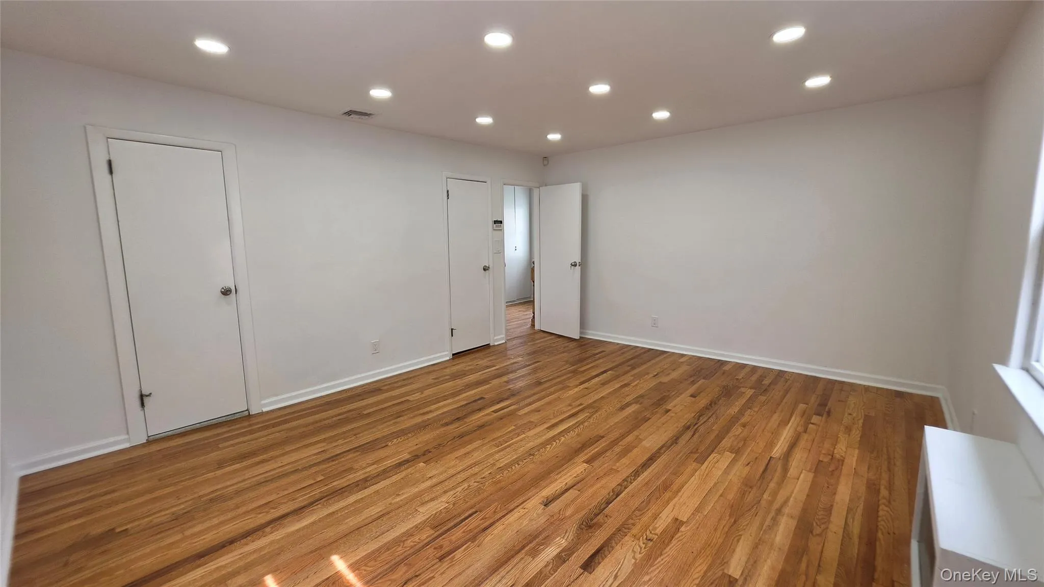 21829 85th Avenue, New York, NY, 3 Bedrooms Bedrooms, 6 Rooms Rooms,2 BathroomsBathrooms,Residential Lease,For Rent,85th,0,000007 21829 85th Avenue, New York, NY, 3 Bedrooms Bedrooms, 6 Rooms Rooms,2 BathroomsBathrooms,Residential Lease,For Rent,85th,0,000007