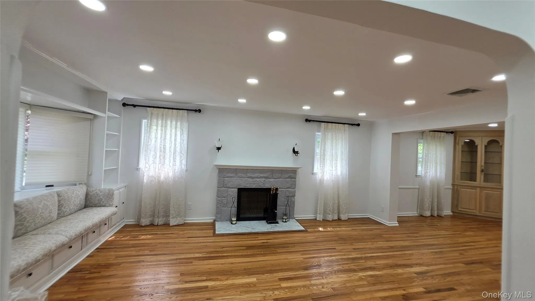 21829 85th Avenue, New York, NY, 3 Bedrooms Bedrooms, 6 Rooms Rooms,2 BathroomsBathrooms,Residential Lease,For Rent,85th,0,000007 21829 85th Avenue, New York, NY, 3 Bedrooms Bedrooms, 6 Rooms Rooms,2 BathroomsBathrooms,Residential Lease,For Rent,85th,0,000007