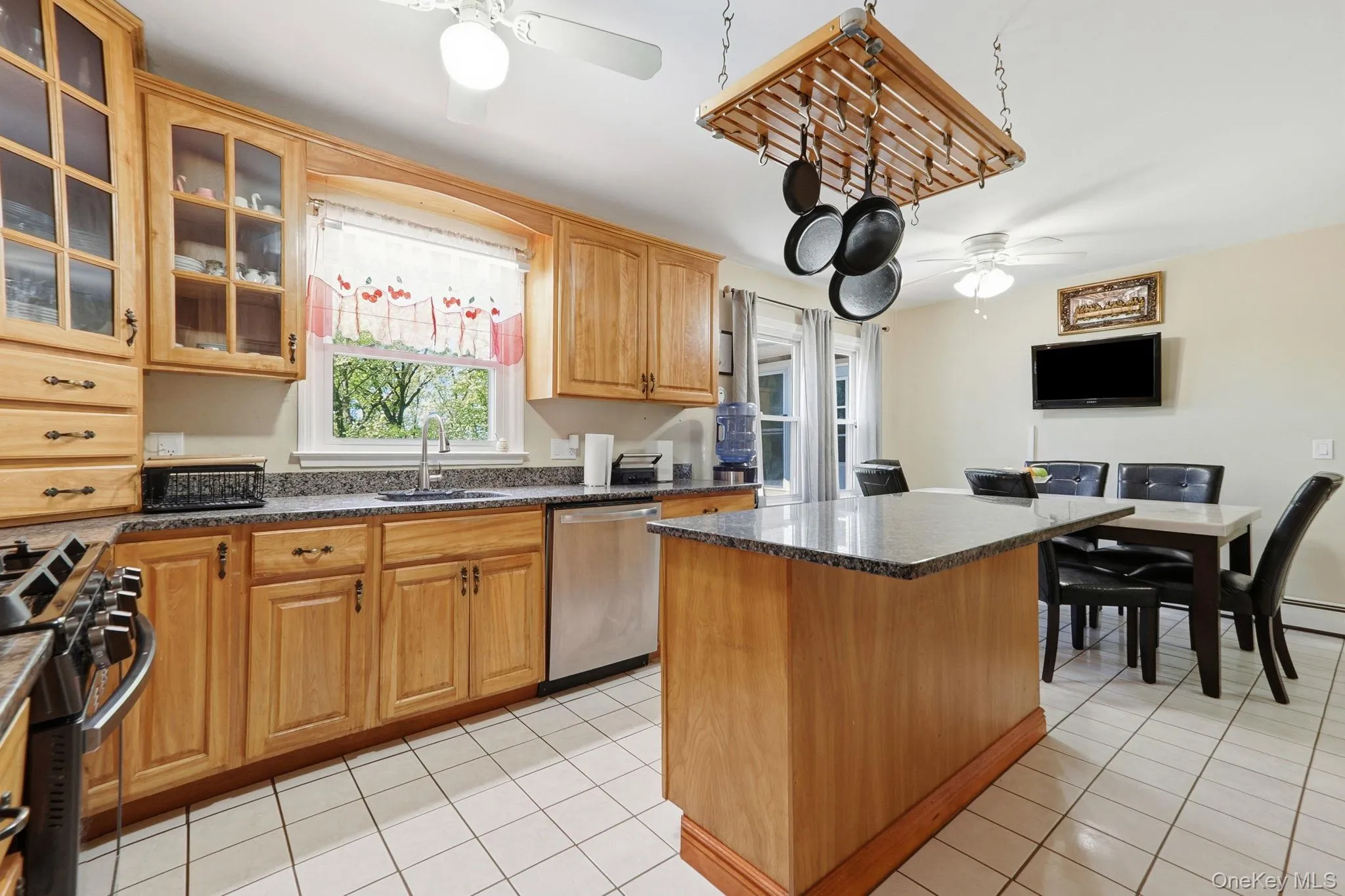 29 Hillview Drive, La Grange, NY, 4 Bedrooms Bedrooms, 12 Rooms Rooms,2 BathroomsBathrooms,Residential,For Rent,Hillview,0,000018 29 Hillview Drive, La Grange, NY, 4 Bedrooms Bedrooms, 12 Rooms Rooms,2 BathroomsBathrooms,Residential,For Rent,Hillview,0,000018