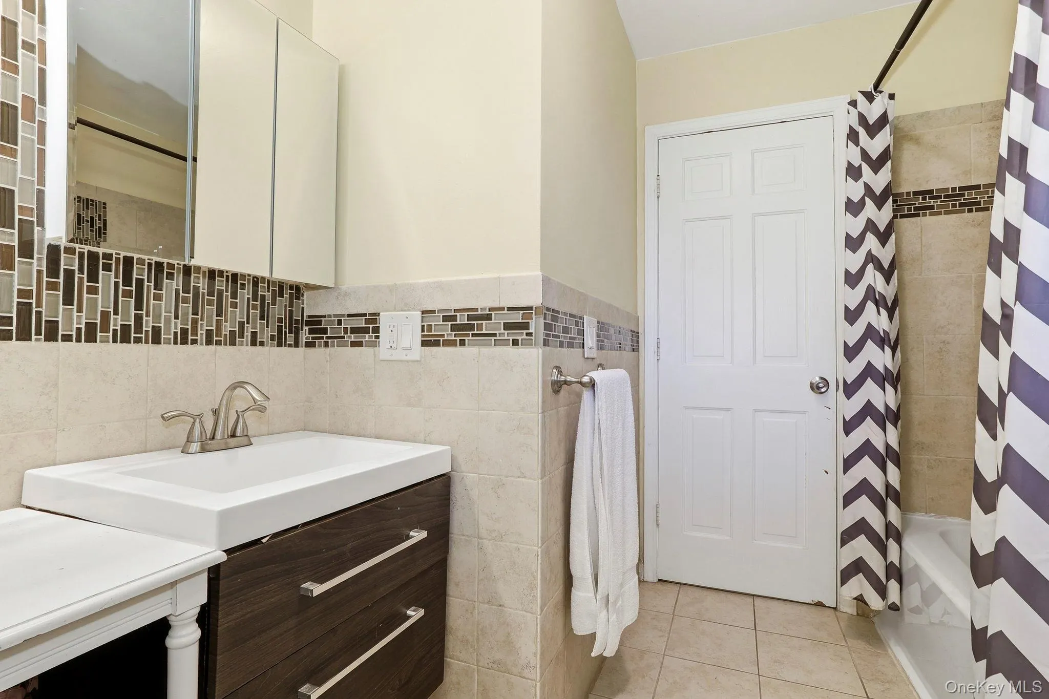 29 Hillview Drive, La Grange, NY, 4 Bedrooms Bedrooms, 12 Rooms Rooms,2 BathroomsBathrooms,Residential,For Rent,Hillview,0,000018 29 Hillview Drive, La Grange, NY, 4 Bedrooms Bedrooms, 12 Rooms Rooms,2 BathroomsBathrooms,Residential,For Rent,Hillview,0,000018