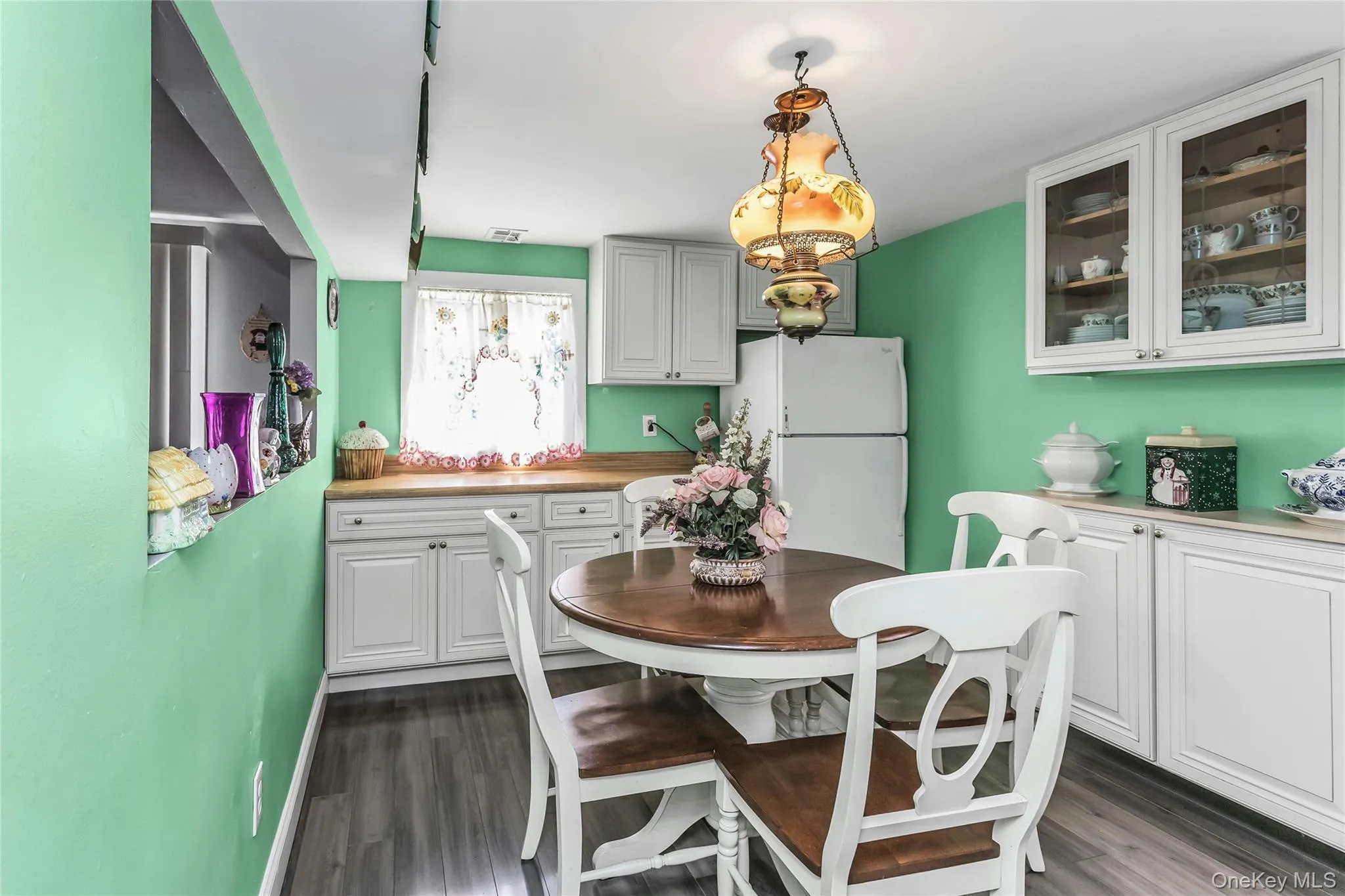 164-33 91st Street, New York, NY, 3 Bedrooms Bedrooms, 8 Rooms Rooms,2 BathroomsBathrooms,Residential,For Rent,91st,0,000022 164-33 91st Street, New York, NY, 3 Bedrooms Bedrooms, 8 Rooms Rooms,2 BathroomsBathrooms,Residential,For Rent,91st,0,000022