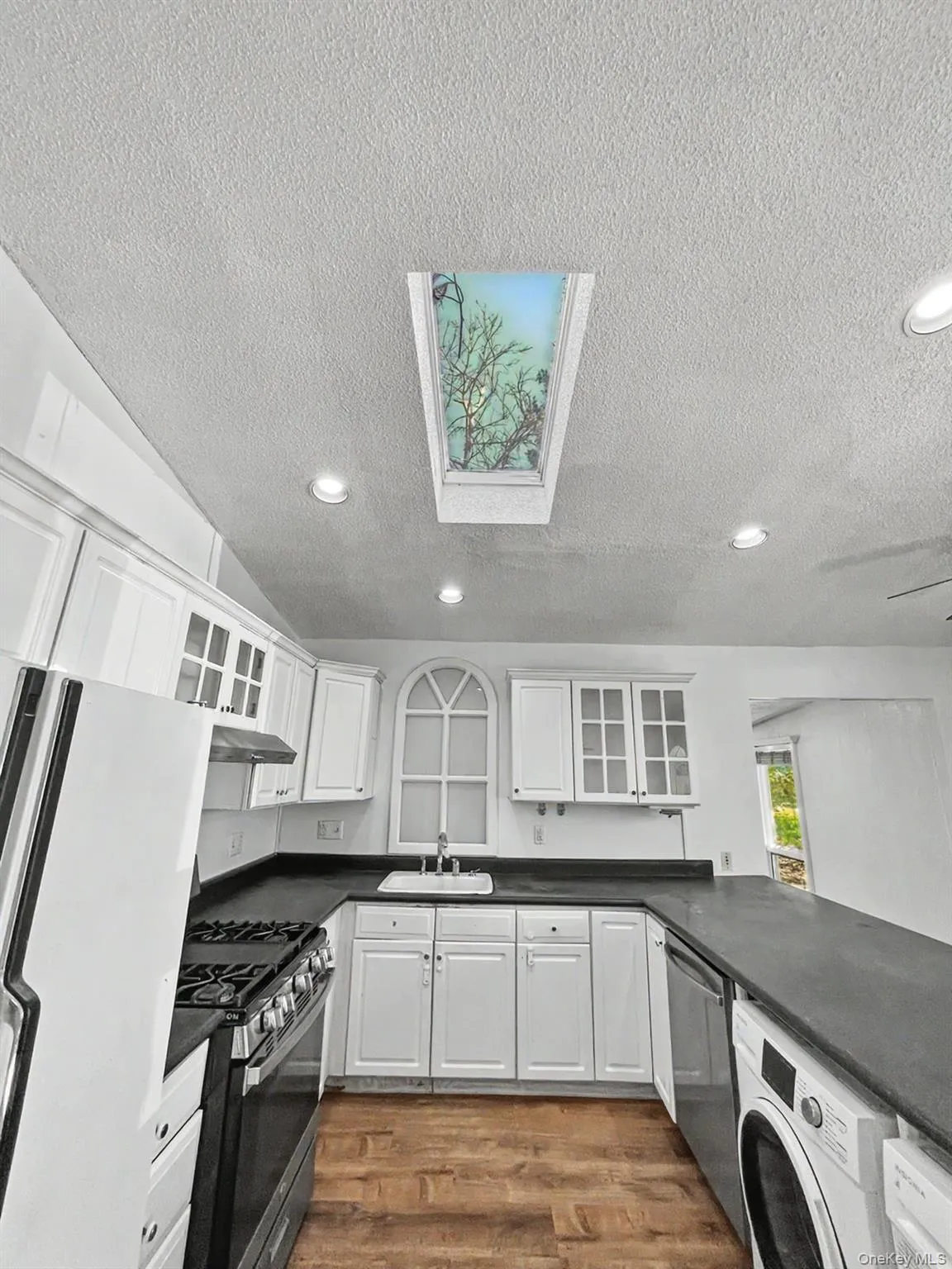198 Lake Shore Drive, Thompson, NY, 3 Bedrooms Bedrooms, 5 Rooms Rooms,2 BathroomsBathrooms,Residential,For Rent,Lake Shore,0,000030 198 Lake Shore Drive, Thompson, NY, 3 Bedrooms Bedrooms, 5 Rooms Rooms,2 BathroomsBathrooms,Residential,For Rent,Lake Shore,0,000030