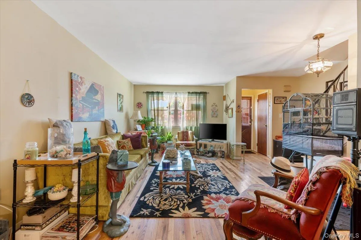 23955 65th Avenue, New York, NY, 3 Bedrooms Bedrooms, 6 Rooms Rooms,1 BathroomBathrooms,Residential,For Rent,65th,0,000036 23955 65th Avenue, New York, NY, 3 Bedrooms Bedrooms, 6 Rooms Rooms,1 BathroomBathrooms,Residential,For Rent,65th,0,000036