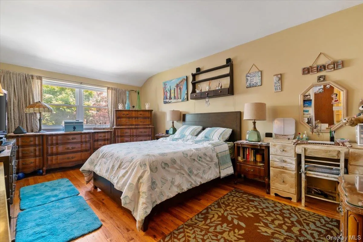 23955 65th Avenue, New York, NY, 3 Bedrooms Bedrooms, 6 Rooms Rooms,1 BathroomBathrooms,Residential,For Rent,65th,0,000036 23955 65th Avenue, New York, NY, 3 Bedrooms Bedrooms, 6 Rooms Rooms,1 BathroomBathrooms,Residential,For Rent,65th,0,000036