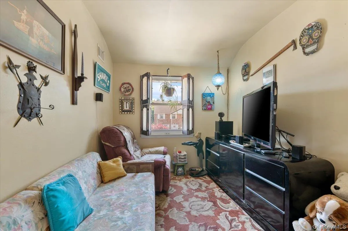 23955 65th Avenue, New York, NY, 3 Bedrooms Bedrooms, 6 Rooms Rooms,1 BathroomBathrooms,Residential,For Rent,65th,0,000036 23955 65th Avenue, New York, NY, 3 Bedrooms Bedrooms, 6 Rooms Rooms,1 BathroomBathrooms,Residential,For Rent,65th,0,000036