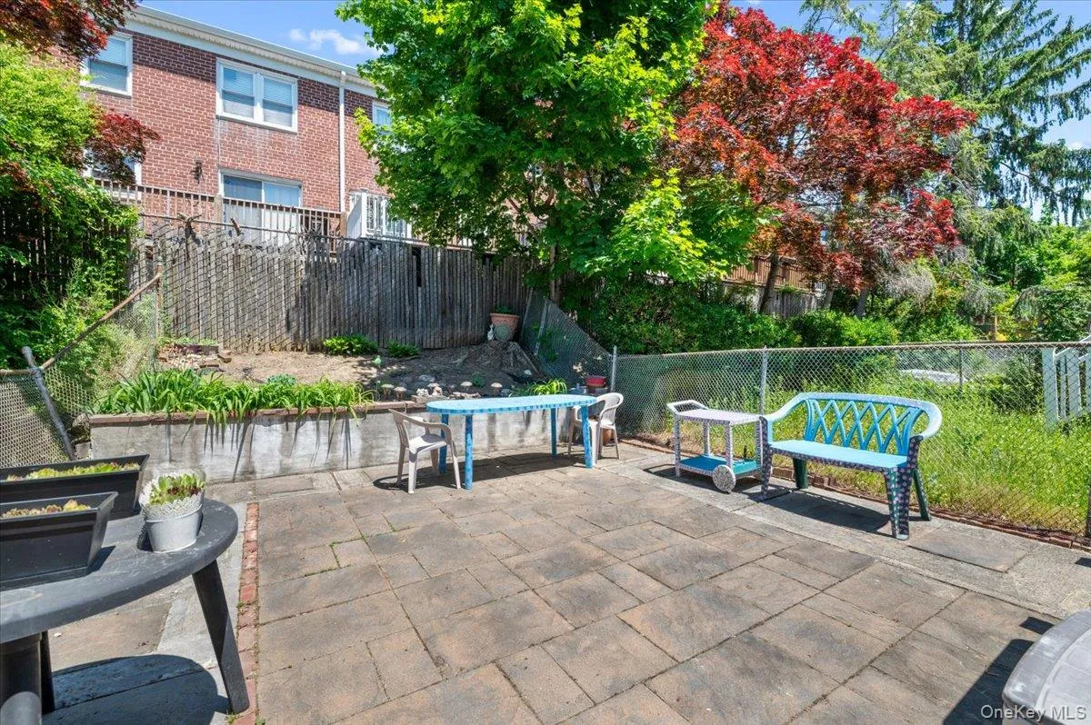 23955 65th Avenue, New York, NY, 3 Bedrooms Bedrooms, 6 Rooms Rooms,1 BathroomBathrooms,Residential,For Rent,65th,0,000036 23955 65th Avenue, New York, NY, 3 Bedrooms Bedrooms, 6 Rooms Rooms,1 BathroomBathrooms,Residential,For Rent,65th,0,000036