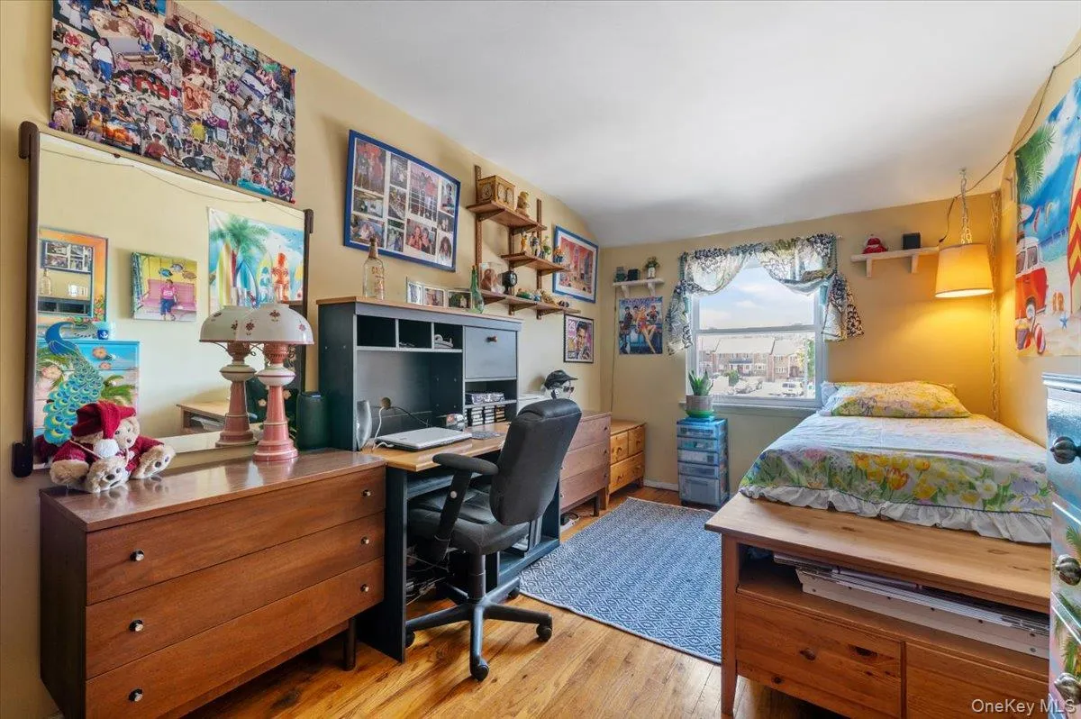 23955 65th Avenue, New York, NY, 3 Bedrooms Bedrooms, 6 Rooms Rooms,1 BathroomBathrooms,Residential,For Rent,65th,0,000036 23955 65th Avenue, New York, NY, 3 Bedrooms Bedrooms, 6 Rooms Rooms,1 BathroomBathrooms,Residential,For Rent,65th,0,000036