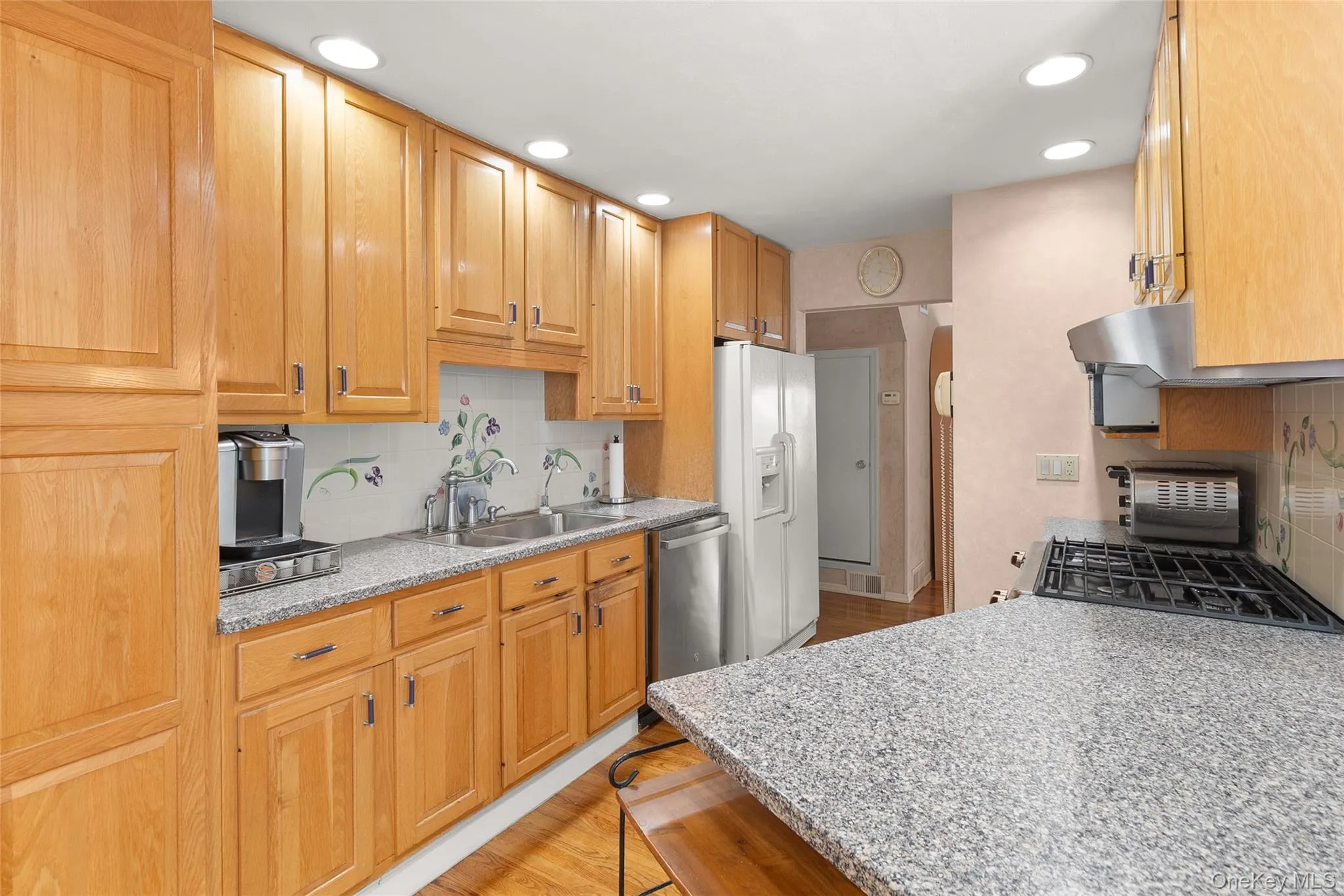 46 39th Street, Islip, NY, 3 Bedrooms Bedrooms, 6 Rooms Rooms,3 BathroomsBathrooms,Residential,For Rent,39th,0,000039 46 39th Street, Islip, NY, 3 Bedrooms Bedrooms, 6 Rooms Rooms,3 BathroomsBathrooms,Residential,For Rent,39th,0,000039