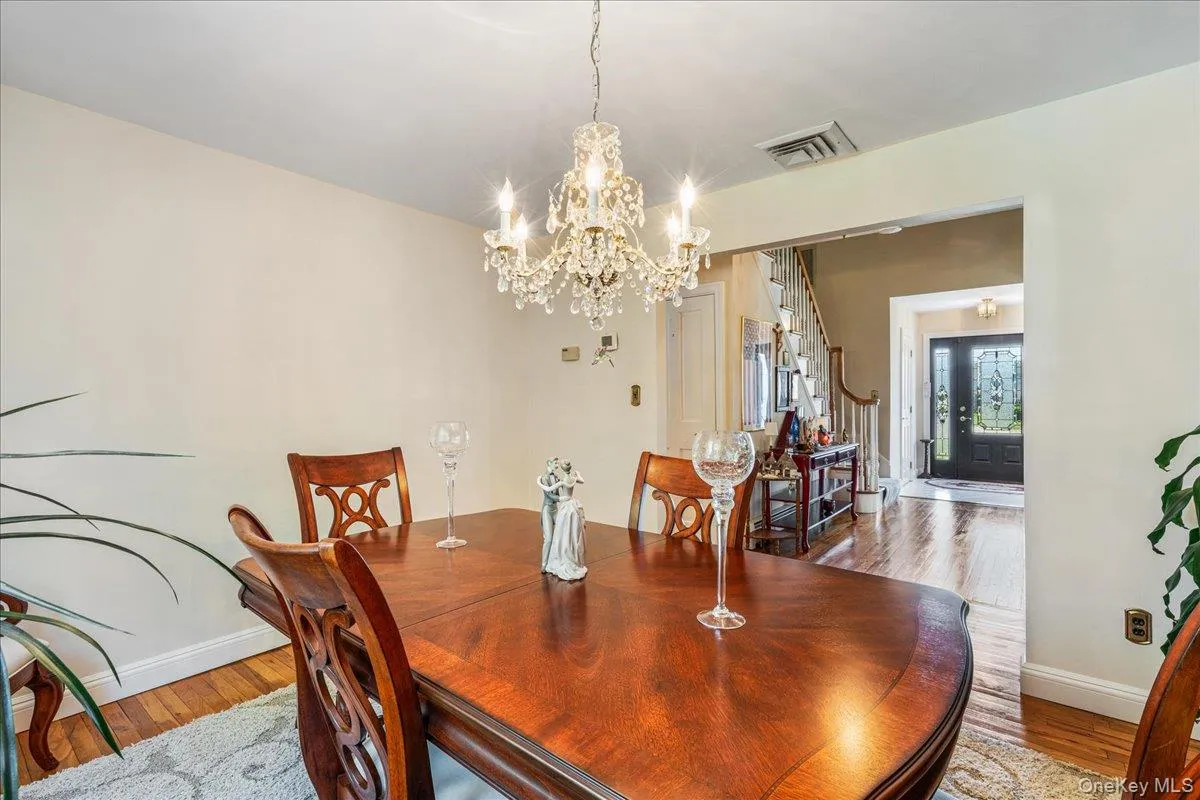 4 High Court, Oyster Bay, NY, 5 Bedrooms Bedrooms, 10 Rooms Rooms,2 BathroomsBathrooms,Residential,For Rent,High,0,000041 4 High Court, Oyster Bay, NY, 5 Bedrooms Bedrooms, 10 Rooms Rooms,2 BathroomsBathrooms,Residential,For Rent,High,0,000041