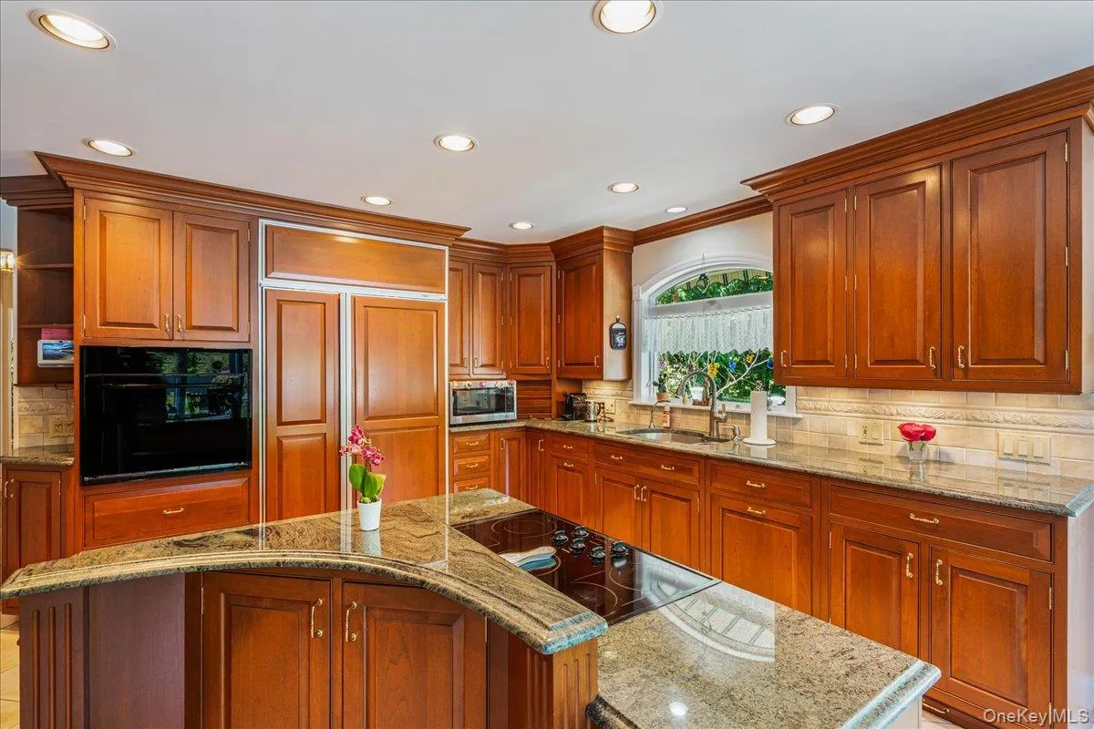 4 High Court, Oyster Bay, NY, 5 Bedrooms Bedrooms, 10 Rooms Rooms,2 BathroomsBathrooms,Residential,For Rent,High,0,000041 4 High Court, Oyster Bay, NY, 5 Bedrooms Bedrooms, 10 Rooms Rooms,2 BathroomsBathrooms,Residential,For Rent,High,0,000041