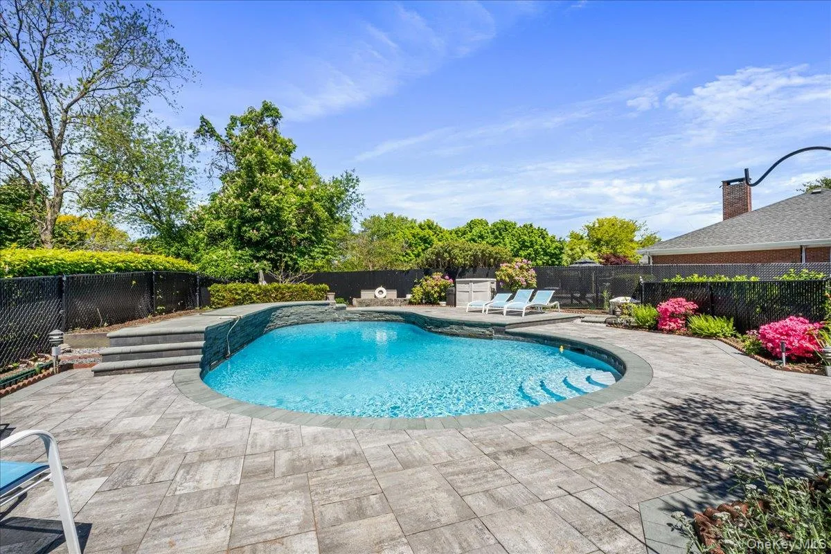 4 High Court, Oyster Bay, NY, 5 Bedrooms Bedrooms, 10 Rooms Rooms,2 BathroomsBathrooms,Residential,For Rent,High,0,000041 4 High Court, Oyster Bay, NY, 5 Bedrooms Bedrooms, 10 Rooms Rooms,2 BathroomsBathrooms,Residential,For Rent,High,0,000041