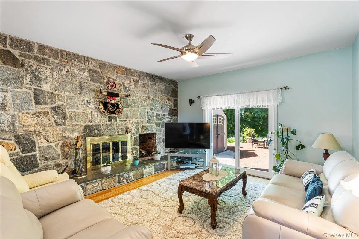 4 High Court, Oyster Bay, NY, 5 Bedrooms Bedrooms, 10 Rooms Rooms,2 BathroomsBathrooms,Residential,For Rent,High,0,000041 4 High Court, Oyster Bay, NY, 5 Bedrooms Bedrooms, 10 Rooms Rooms,2 BathroomsBathrooms,Residential,For Rent,High,0,000041