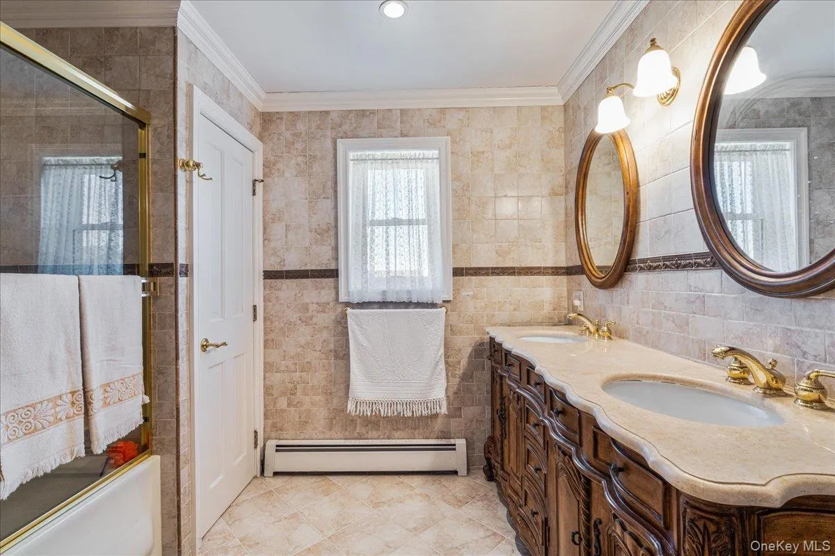 4 High Court, Oyster Bay, NY, 5 Bedrooms Bedrooms, 10 Rooms Rooms,2 BathroomsBathrooms,Residential,For Rent,High,0,000041 4 High Court, Oyster Bay, NY, 5 Bedrooms Bedrooms, 10 Rooms Rooms,2 BathroomsBathrooms,Residential,For Rent,High,0,000041