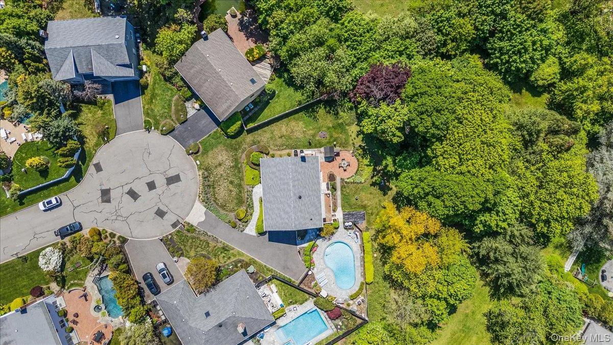 4 High Court, Oyster Bay, NY, 5 Bedrooms Bedrooms, 10 Rooms Rooms,2 BathroomsBathrooms,Residential,For Rent,High,0,000041 4 High Court, Oyster Bay, NY, 5 Bedrooms Bedrooms, 10 Rooms Rooms,2 BathroomsBathrooms,Residential,For Rent,High,0,000041