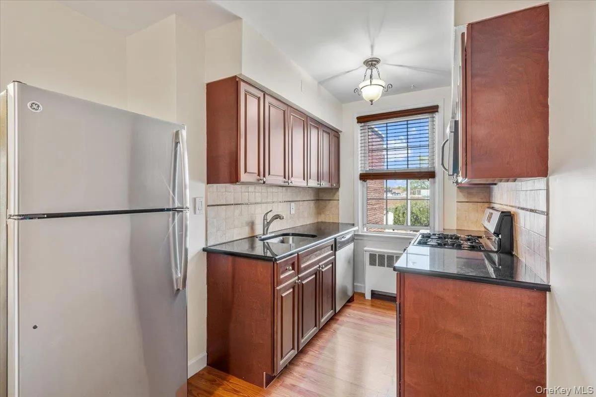 70 Park Avenue, Hempstead, NY, 1 Bedroom Bedrooms, 3 Rooms Rooms,1 BathroomBathrooms,Residential,For Rent,Park,0,000052 70 Park Avenue, Hempstead, NY, 1 Bedroom Bedrooms, 3 Rooms Rooms,1 BathroomBathrooms,Residential,For Rent,Park,0,000052