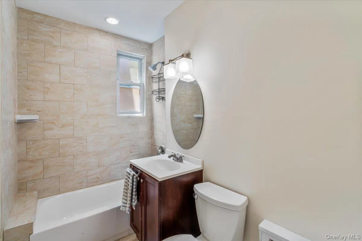 70 Park Avenue, Hempstead, NY, 1 Bedroom Bedrooms, 3 Rooms Rooms,1 BathroomBathrooms,Residential,For Rent,Park,0,000052 70 Park Avenue, Hempstead, NY, 1 Bedroom Bedrooms, 3 Rooms Rooms,1 BathroomBathrooms,Residential,For Rent,Park,0,000052