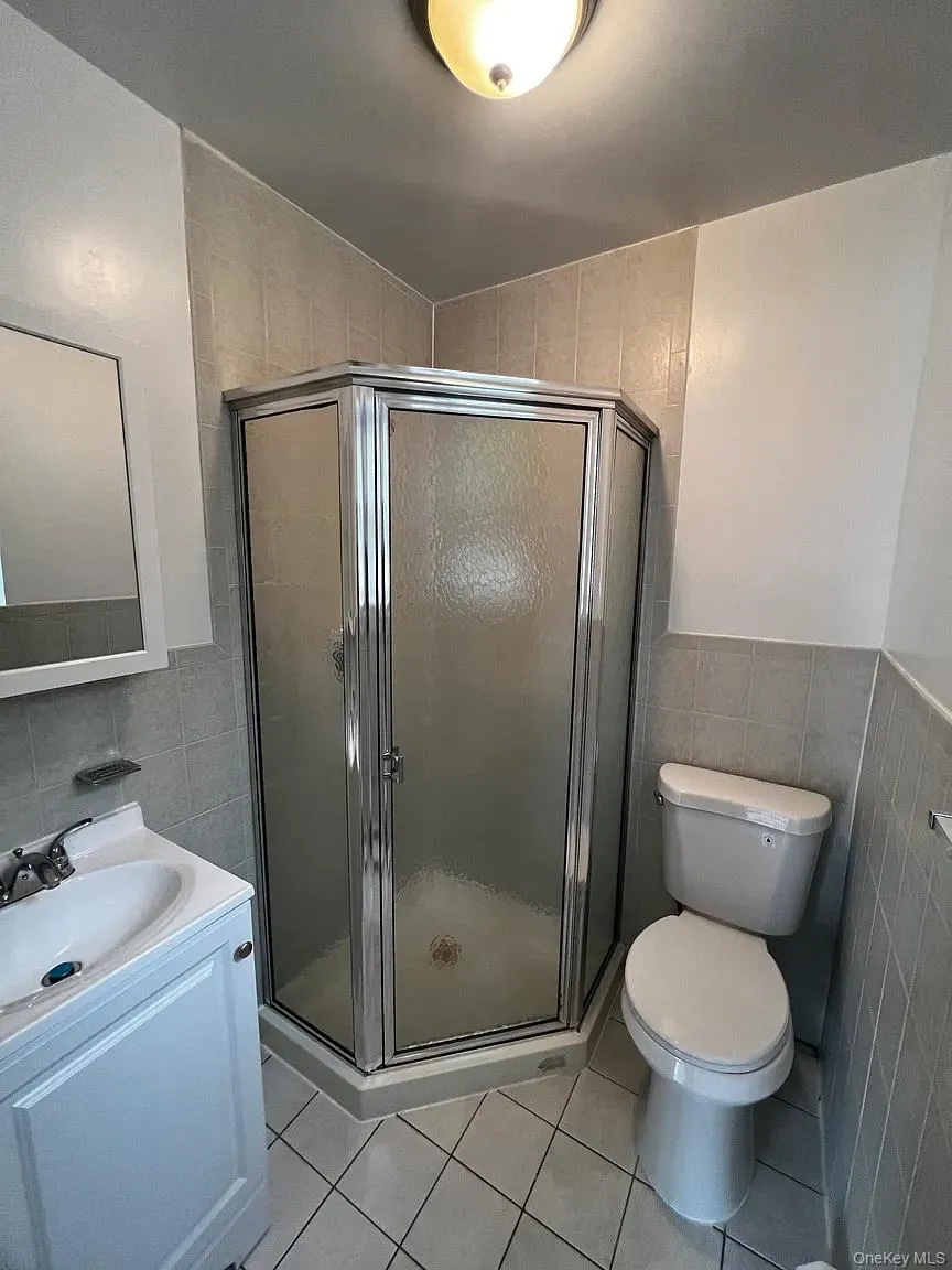 2918 Sampson Avenue, New York, NY, 3 Bedrooms Bedrooms, 7 Rooms Rooms,2 BathroomsBathrooms,Residential Lease,For Rent,Sampson,0,000053 2918 Sampson Avenue, New York, NY, 3 Bedrooms Bedrooms, 7 Rooms Rooms,2 BathroomsBathrooms,Residential Lease,For Rent,Sampson,0,000053