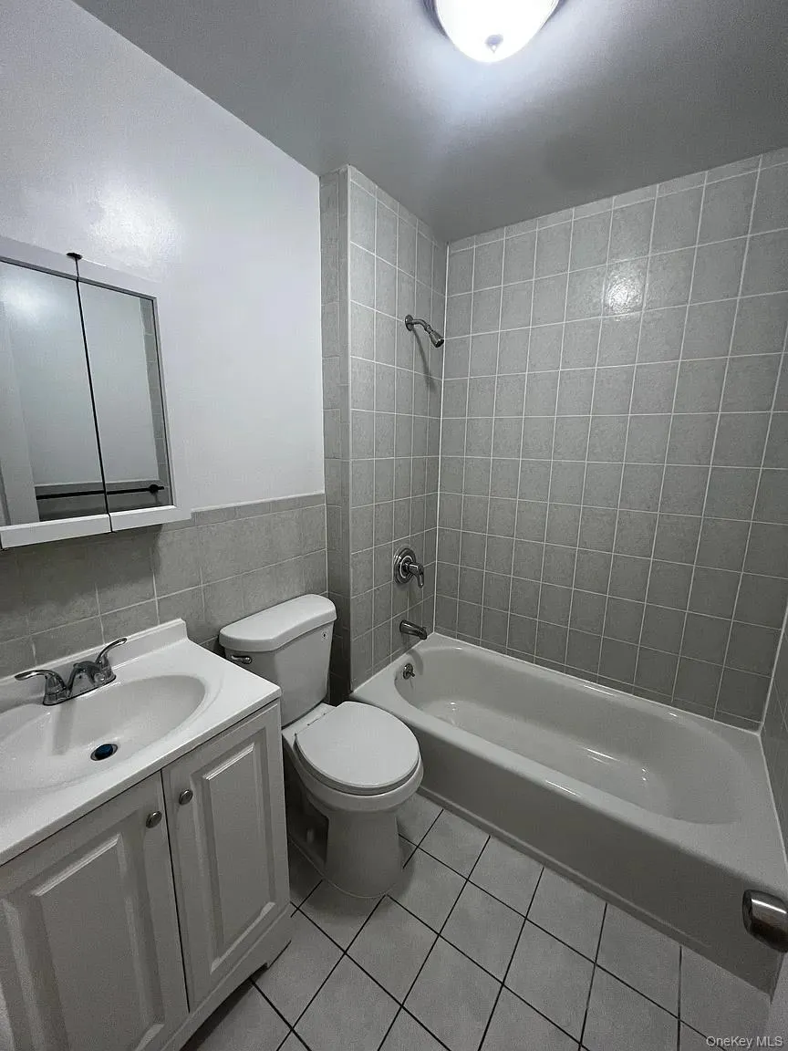 2918 Sampson Avenue, New York, NY, 3 Bedrooms Bedrooms, 7 Rooms Rooms,2 BathroomsBathrooms,Residential Lease,For Rent,Sampson,0,000053 2918 Sampson Avenue, New York, NY, 3 Bedrooms Bedrooms, 7 Rooms Rooms,2 BathroomsBathrooms,Residential Lease,For Rent,Sampson,0,000053
