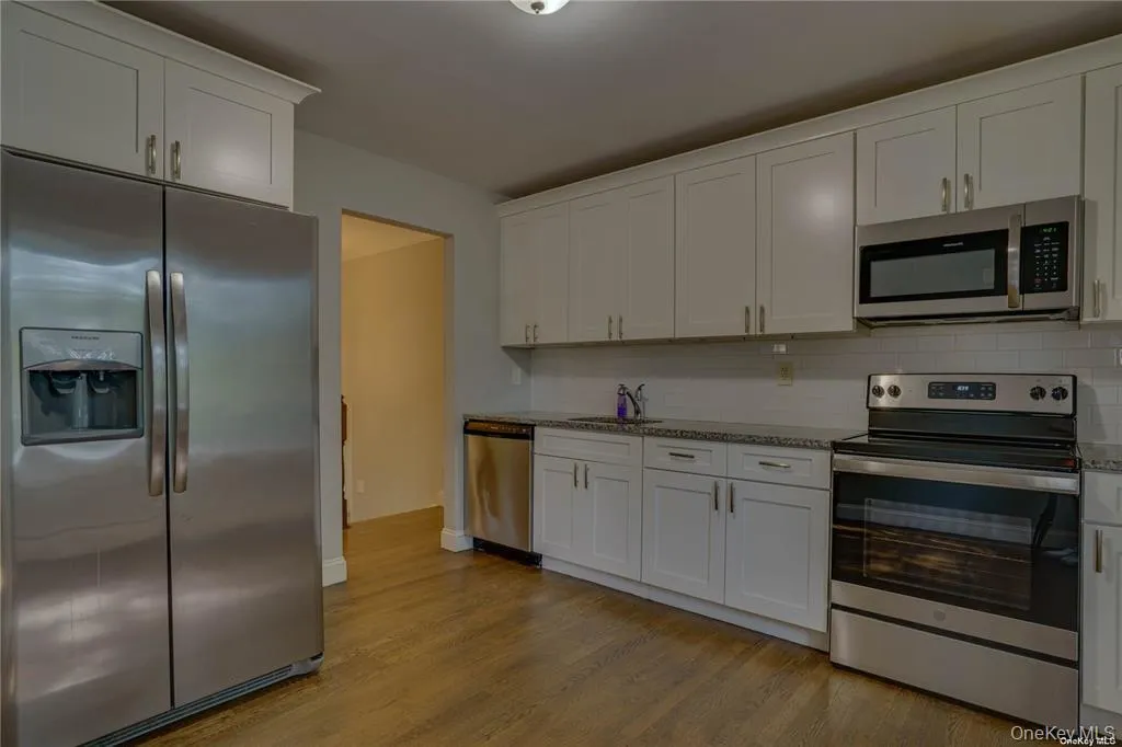 30 Clematis Street, Brookhaven, NY, 4 Bedrooms Bedrooms, 8 Rooms Rooms,2 BathroomsBathrooms,Residential Lease,For Rent,Clematis,0,000060 30 Clematis Street, Brookhaven, NY, 4 Bedrooms Bedrooms, 8 Rooms Rooms,2 BathroomsBathrooms,Residential Lease,For Rent,Clematis,0,000060