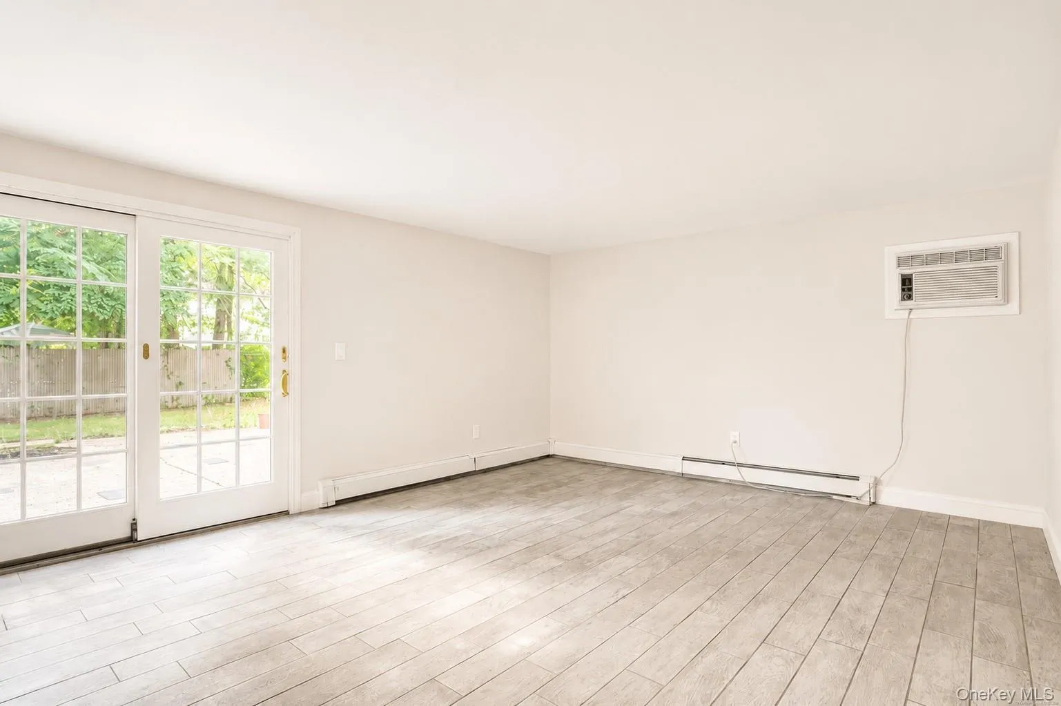 Lower level den/recreation room/media room Lower level den/recreation room/media room