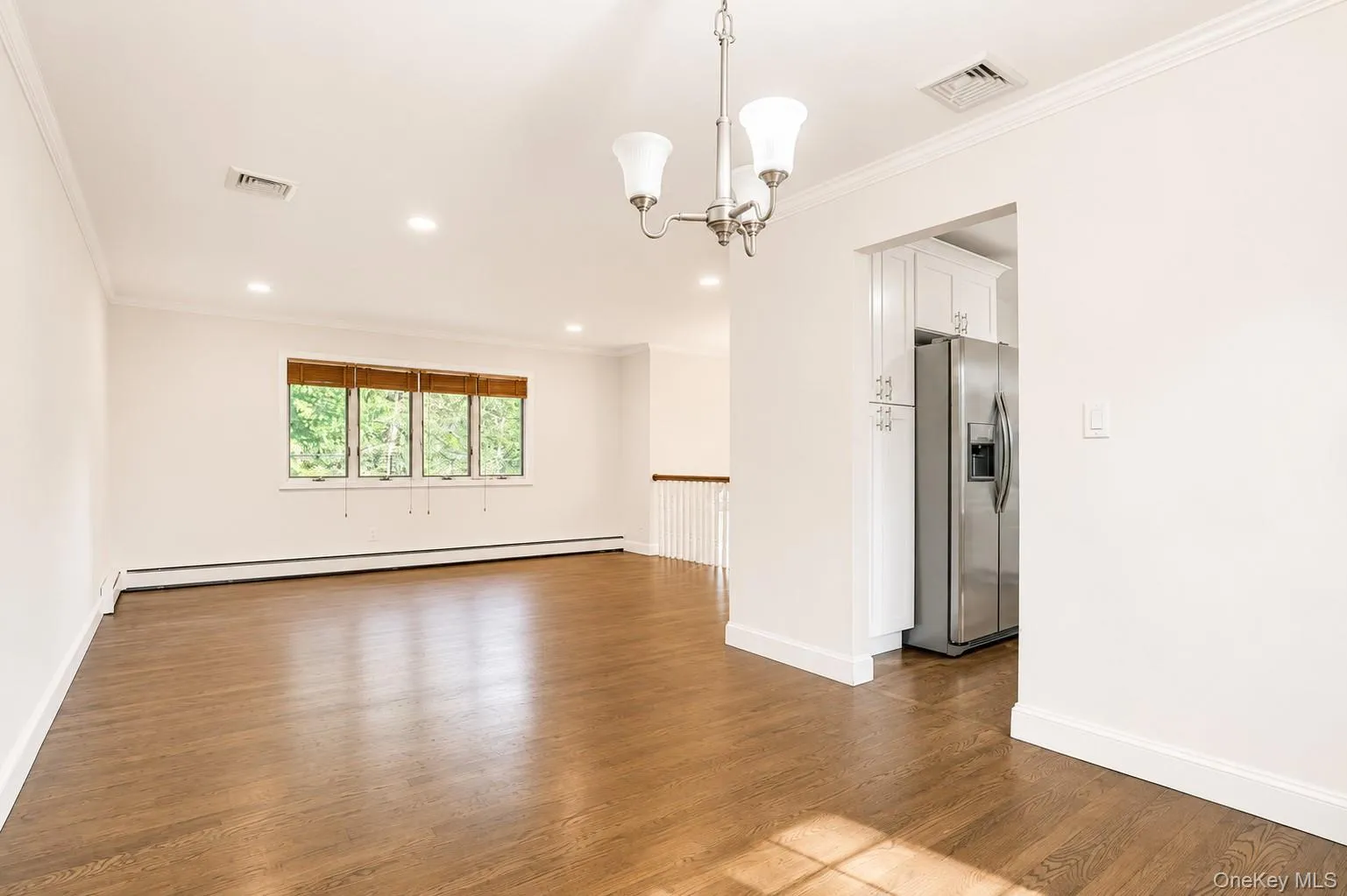 Dining room to living room flow Dining room to living room flow
