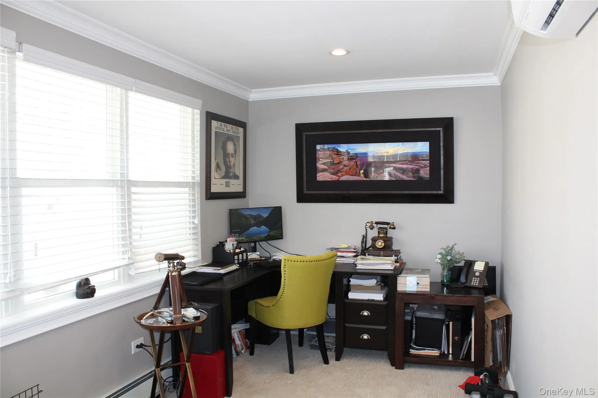 Bedroom/Office Bedroom/Office
