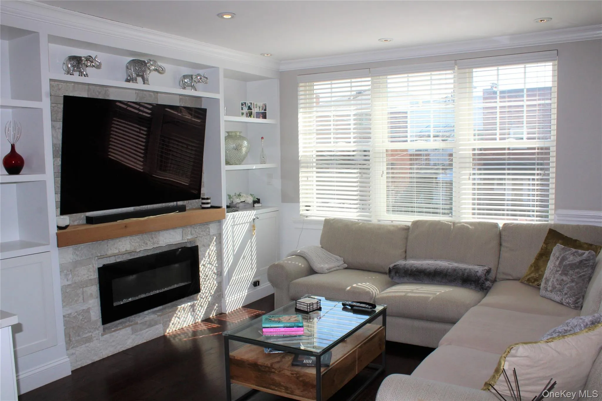 3157 Waterbury Avenue, New York, NY, 3 Bedrooms Bedrooms, 5 Rooms Rooms,1 BathroomBathrooms,Residential Lease,For Rent,Waterbury,0,000067 3157 Waterbury Avenue, New York, NY, 3 Bedrooms Bedrooms, 5 Rooms Rooms,1 BathroomBathrooms,Residential Lease,For Rent,Waterbury,0,000067